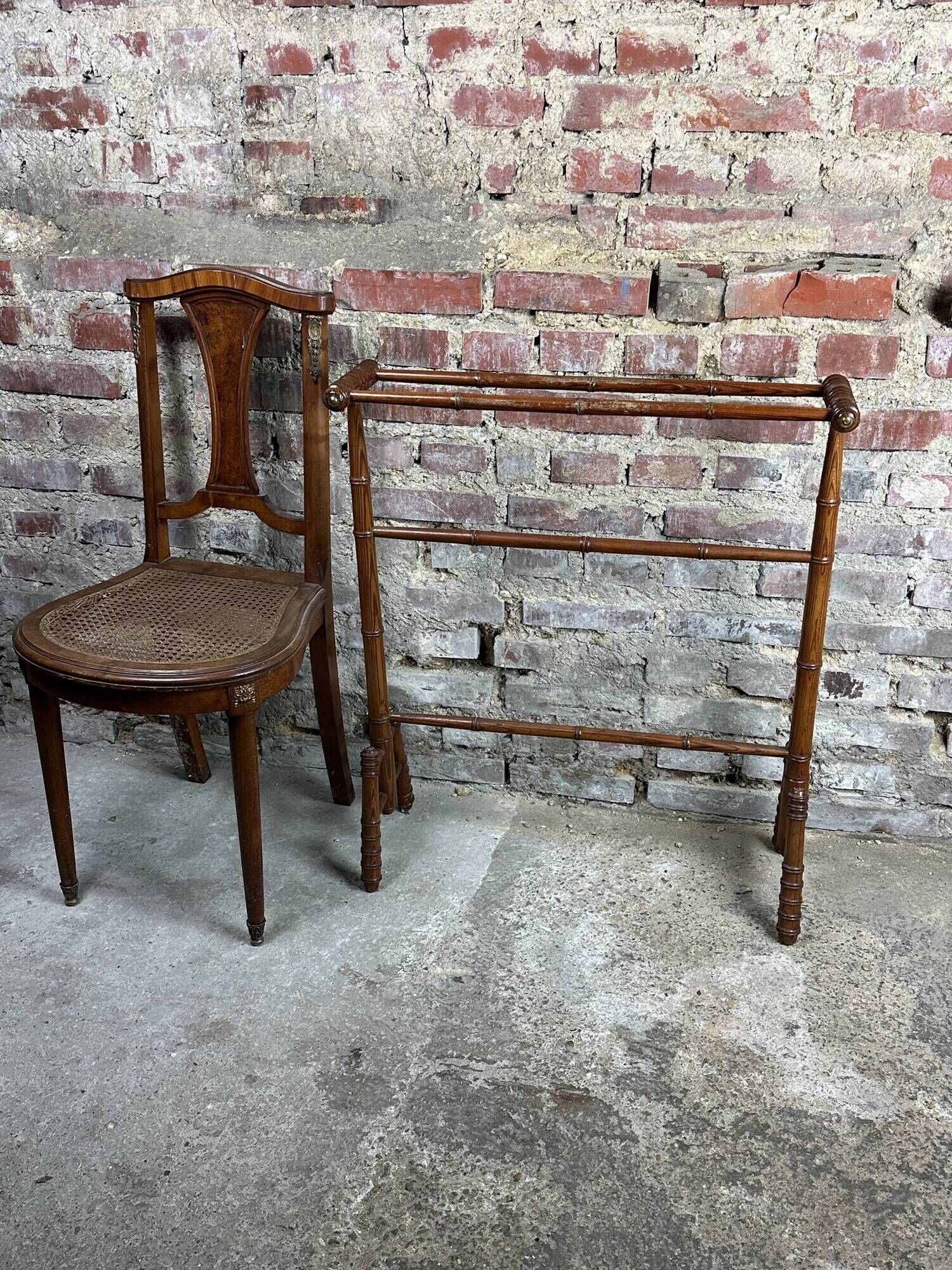 1900s bamboo style wooden towel rack