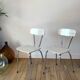 Duo de chaises en formica blanches effet marbré années 70