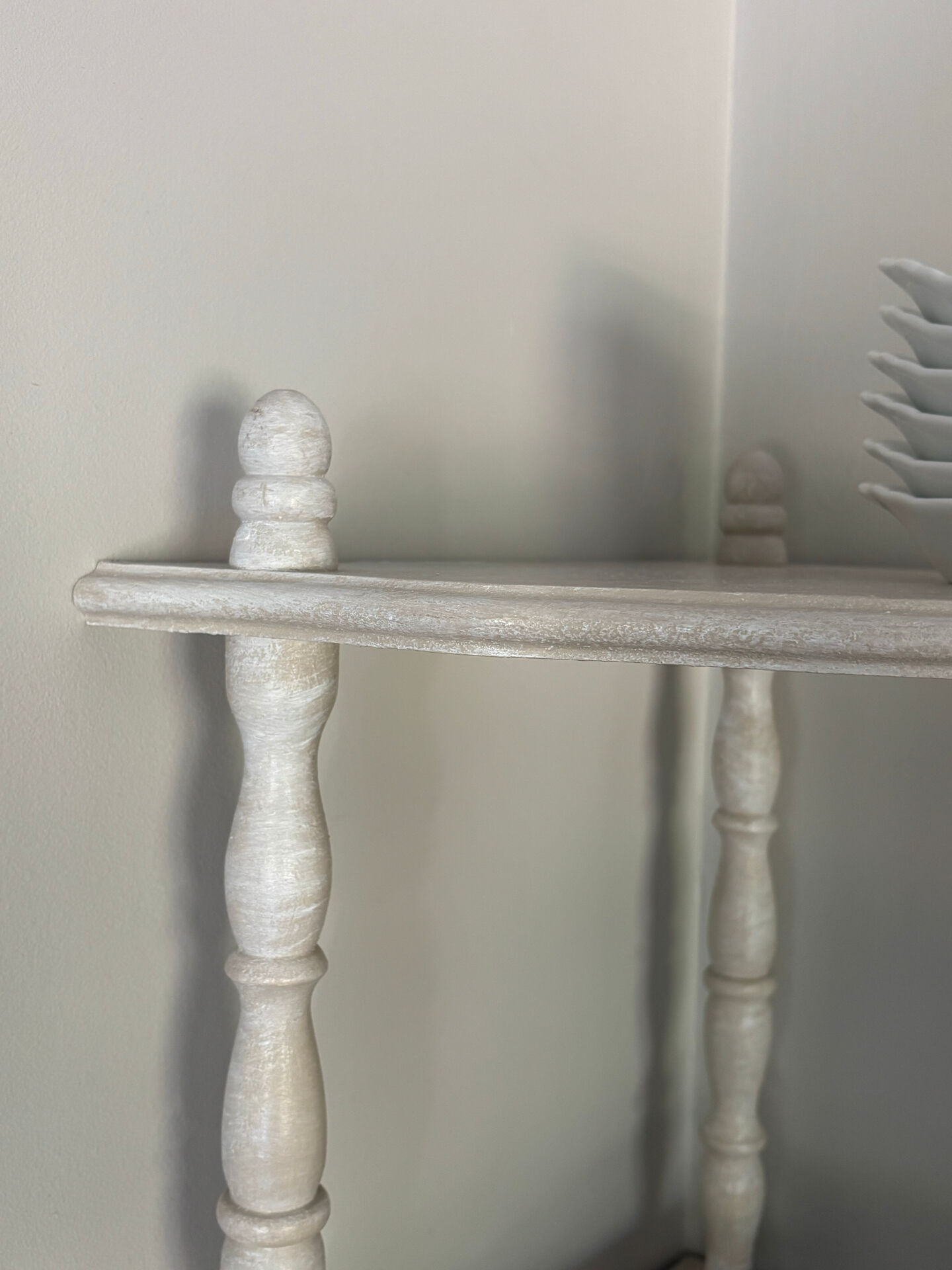 Corner shelf