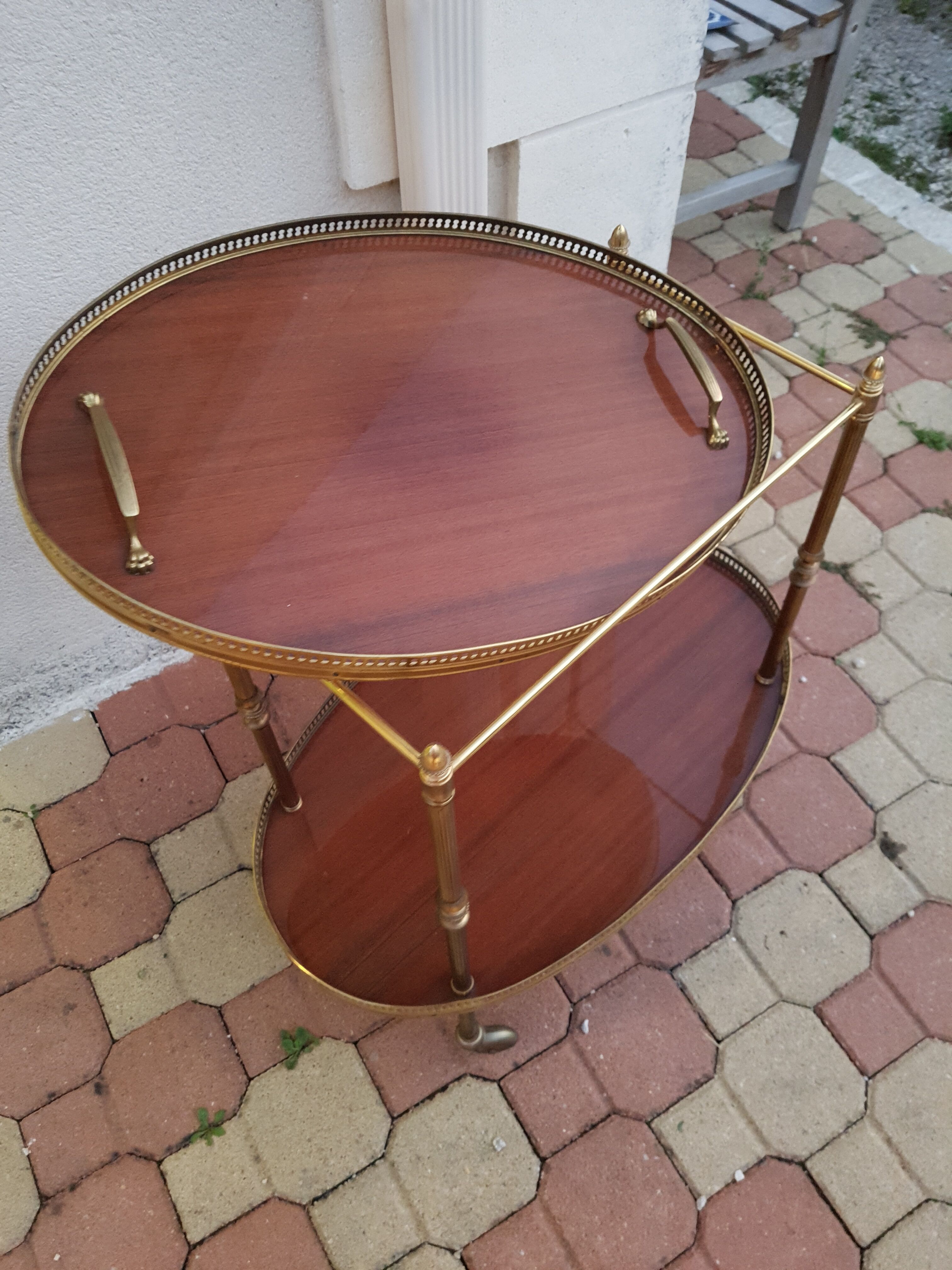 Classic serving table