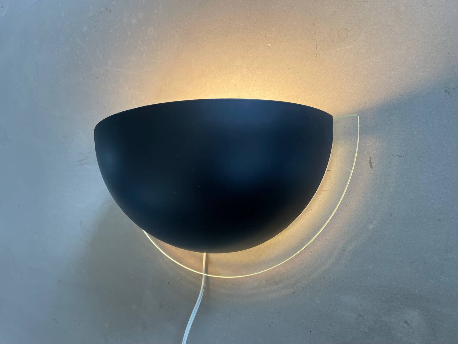 80s wall light