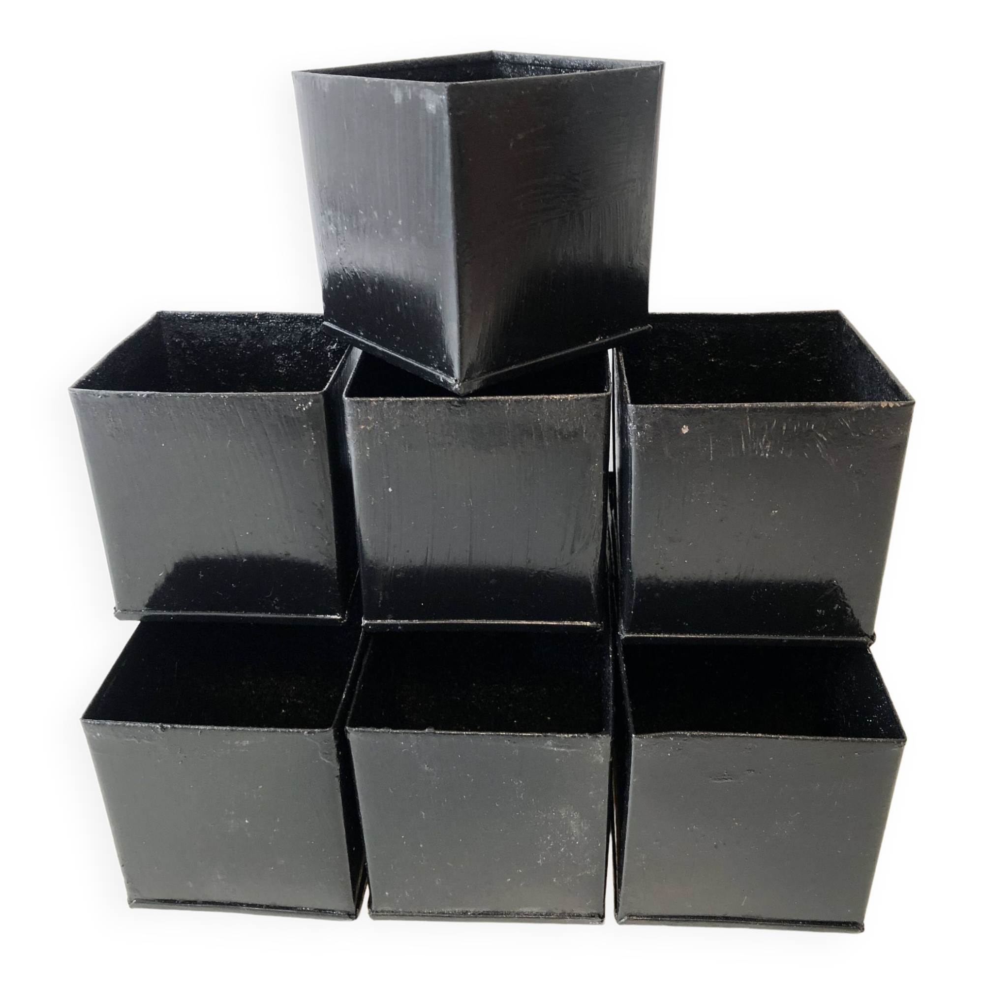 Lot square pots black metal