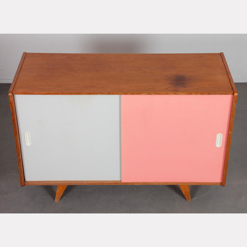 Pink and white chest of drawers by Jiri Jiroutek, model U-452 circa 1960