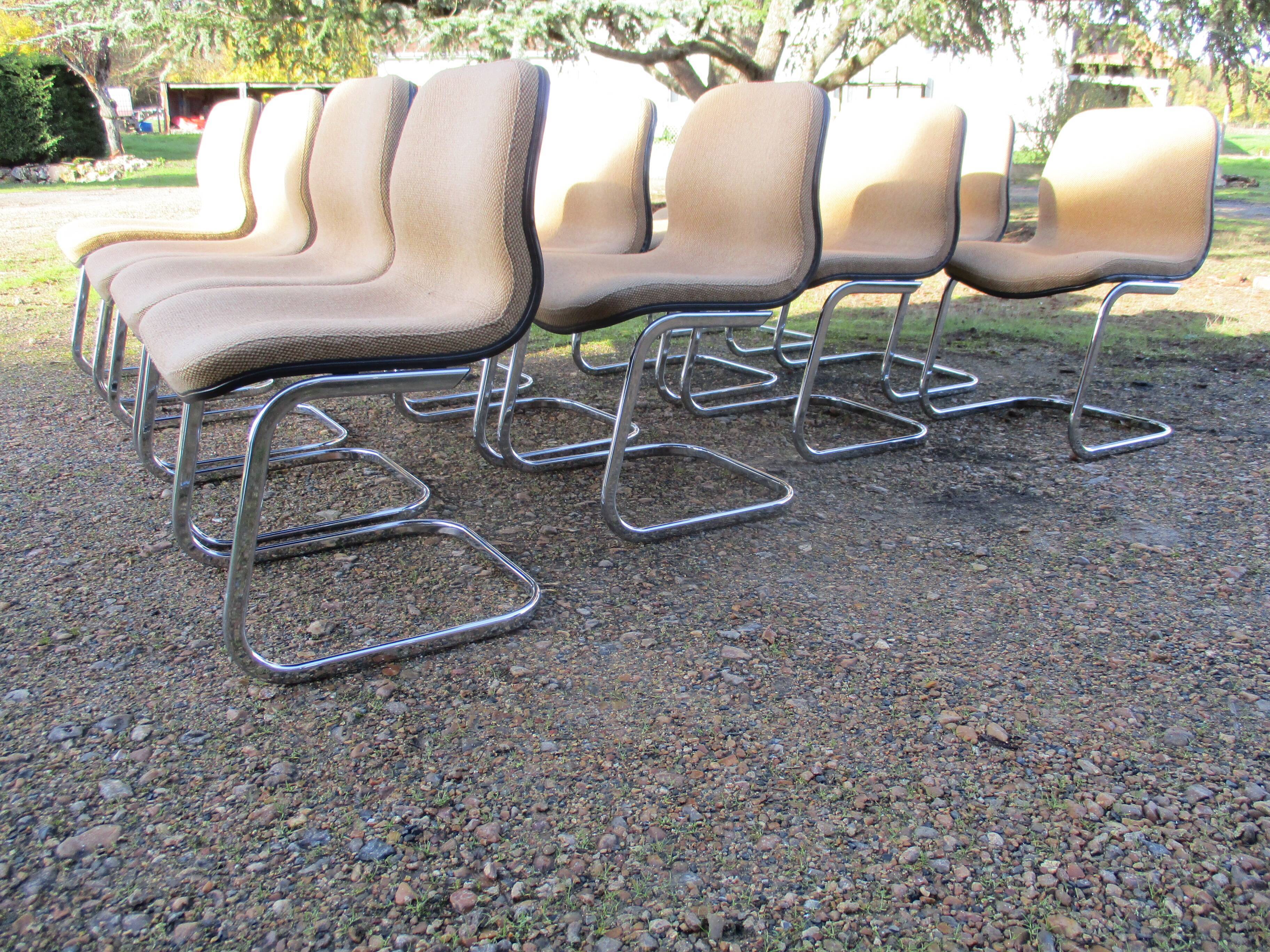 Set of 12 Strafor conference chairs, 70s