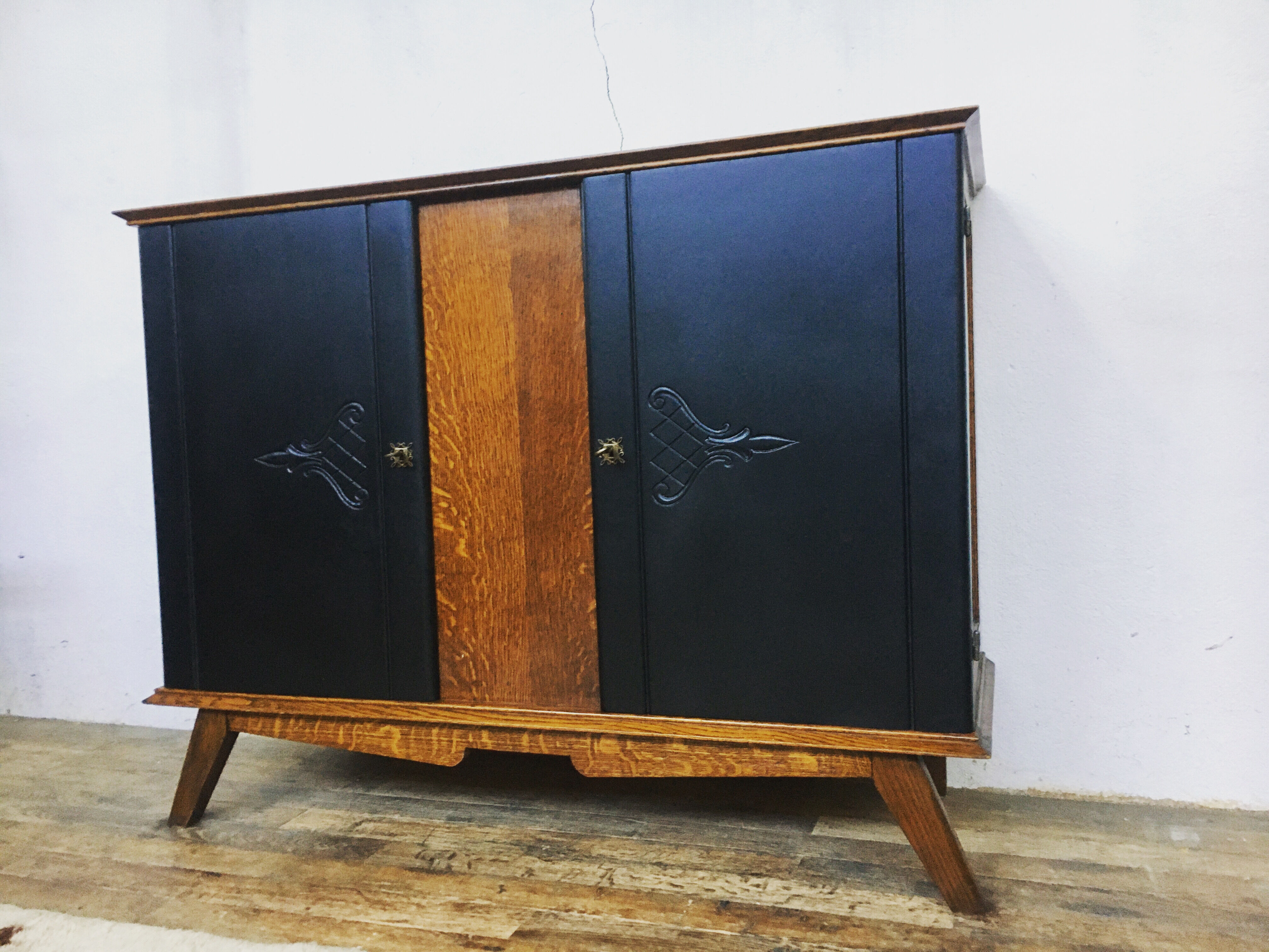 Vintage oak sideboard 1950/1960