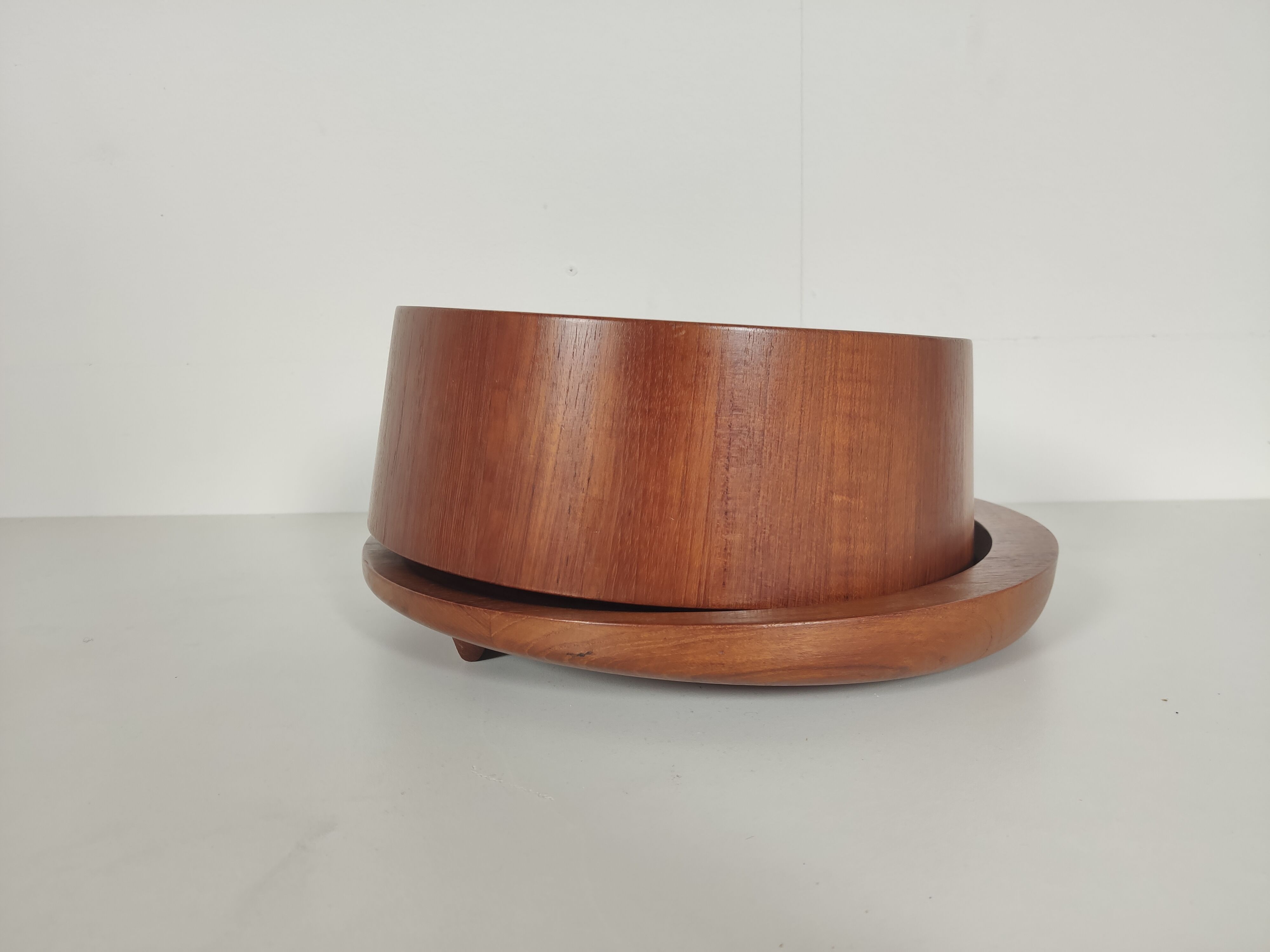 Cutting board & teak bowl by Jens Quistgaard, Denmark 1960