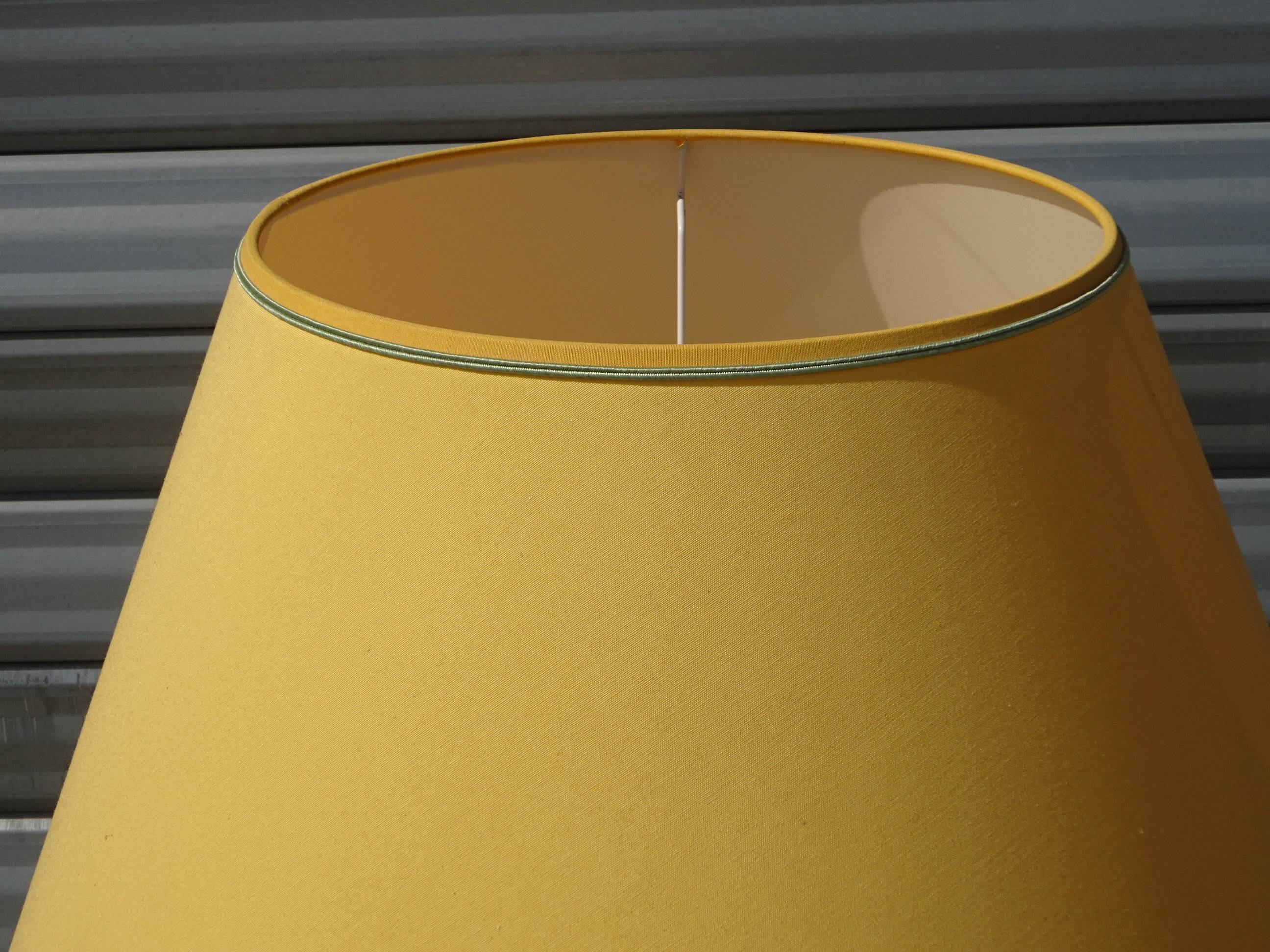 Ceramic lamp, vase and matching plate, Drimmer