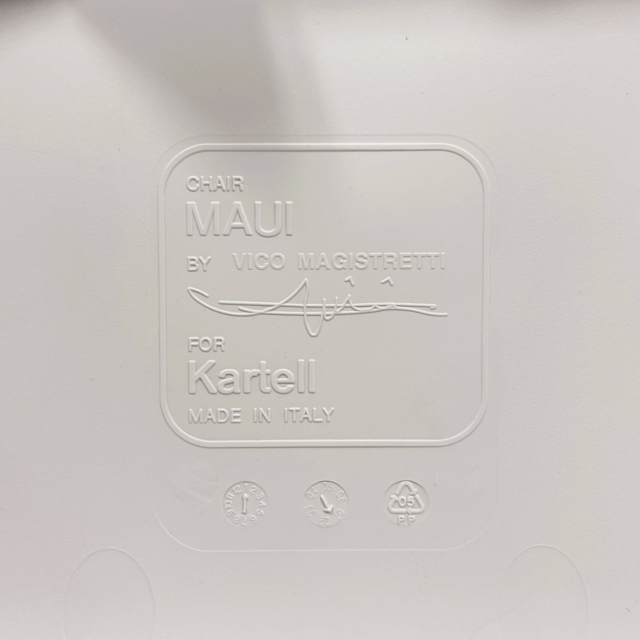 Set of 4 white Maui chairs by Magistretti for Kartell 2000s Italy