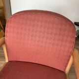 Powder pink armchair - light wood