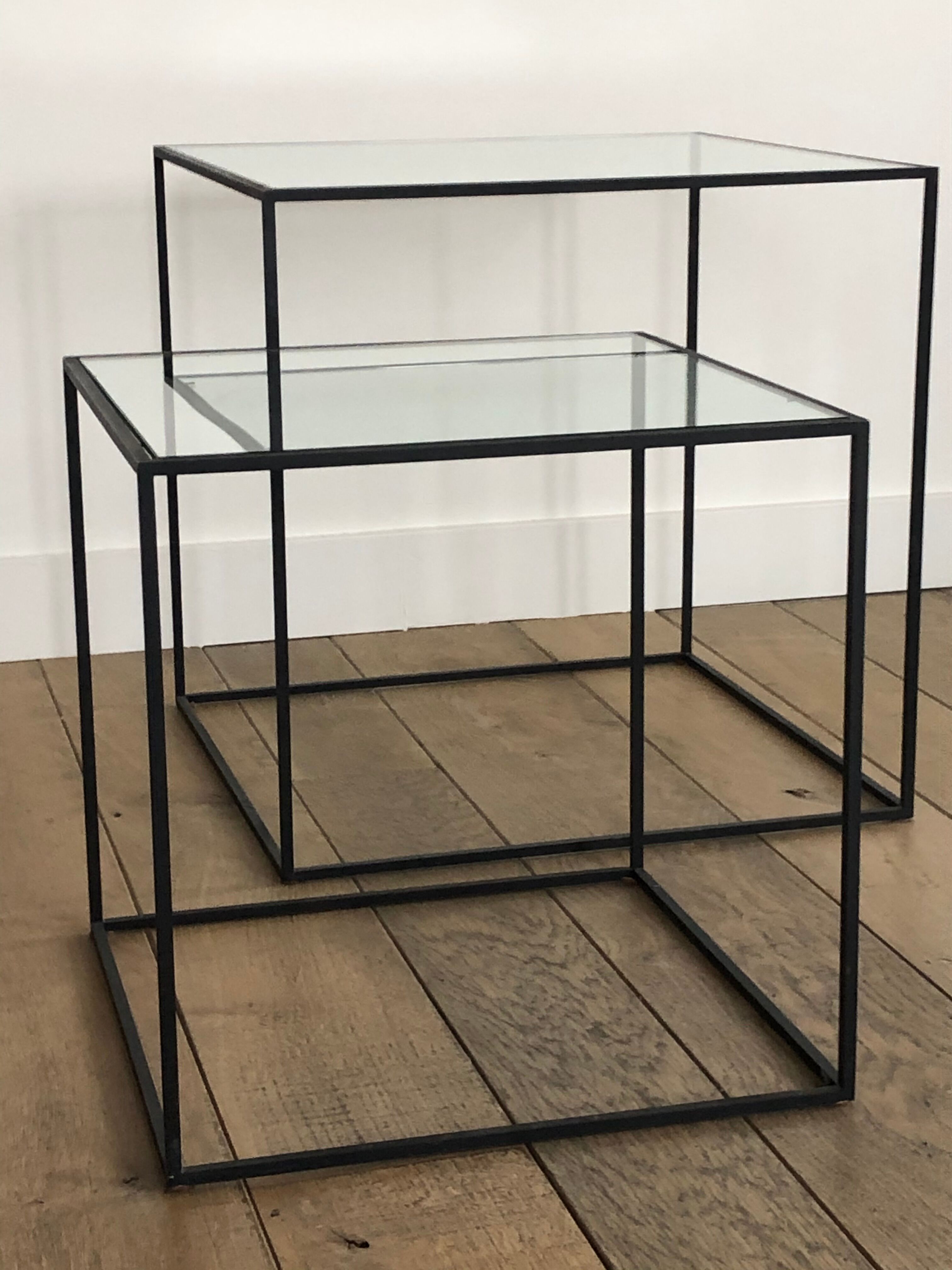 Black metal and glass tables sofa tip