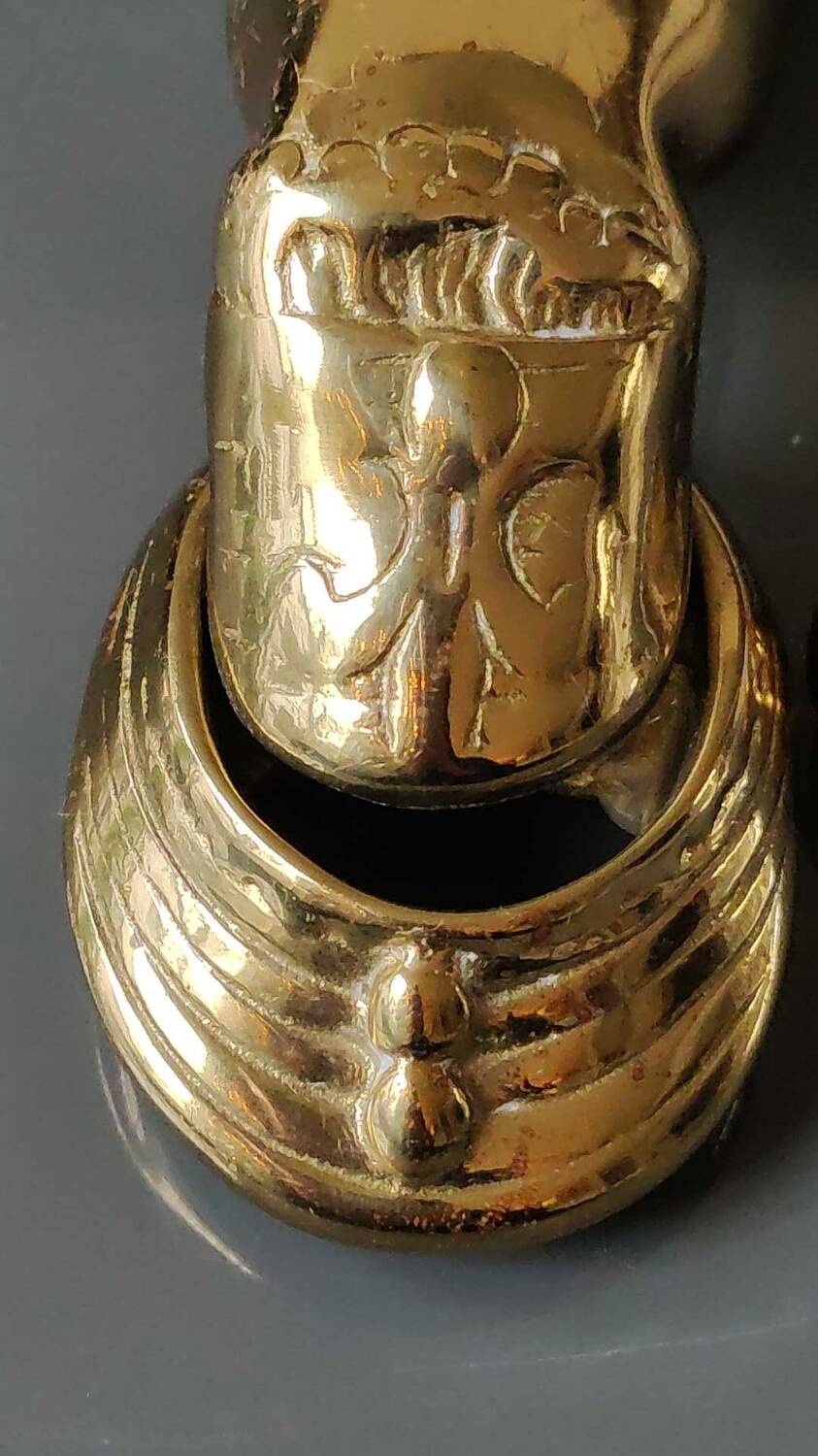 Heurtoir/Marteau de porte en forme de Main Antique