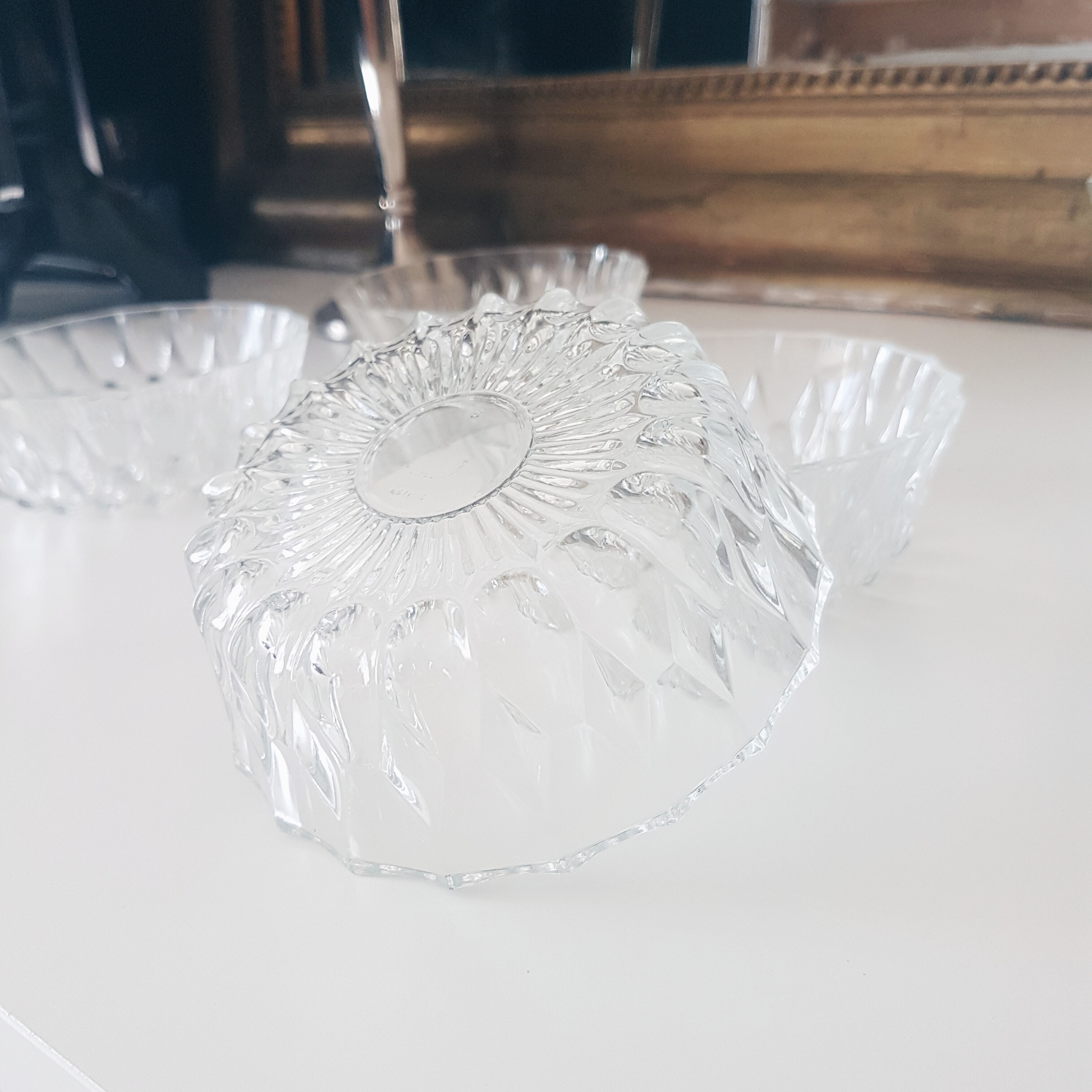 Glass dessert service bowl and cups