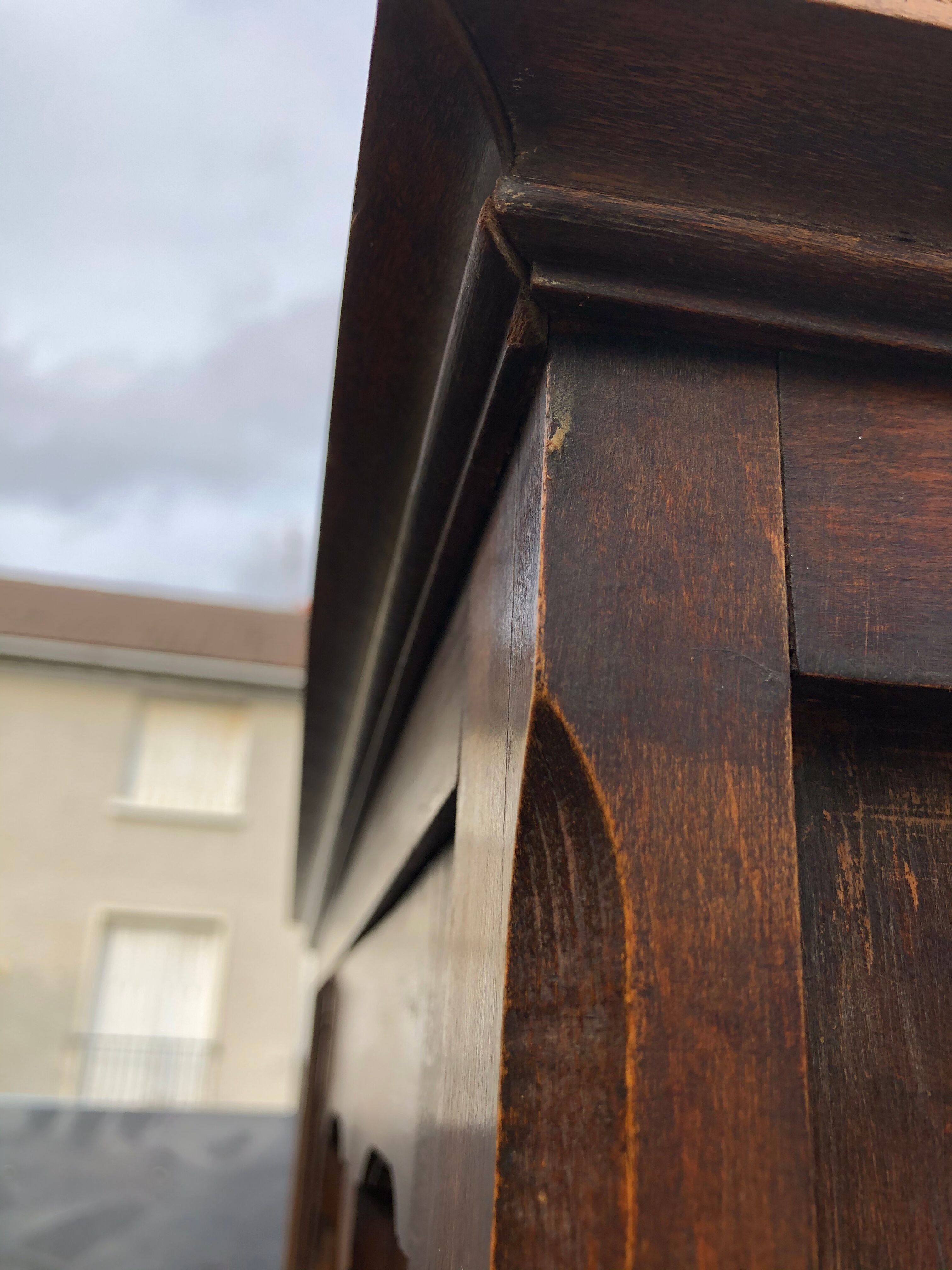 Armoire parisienne