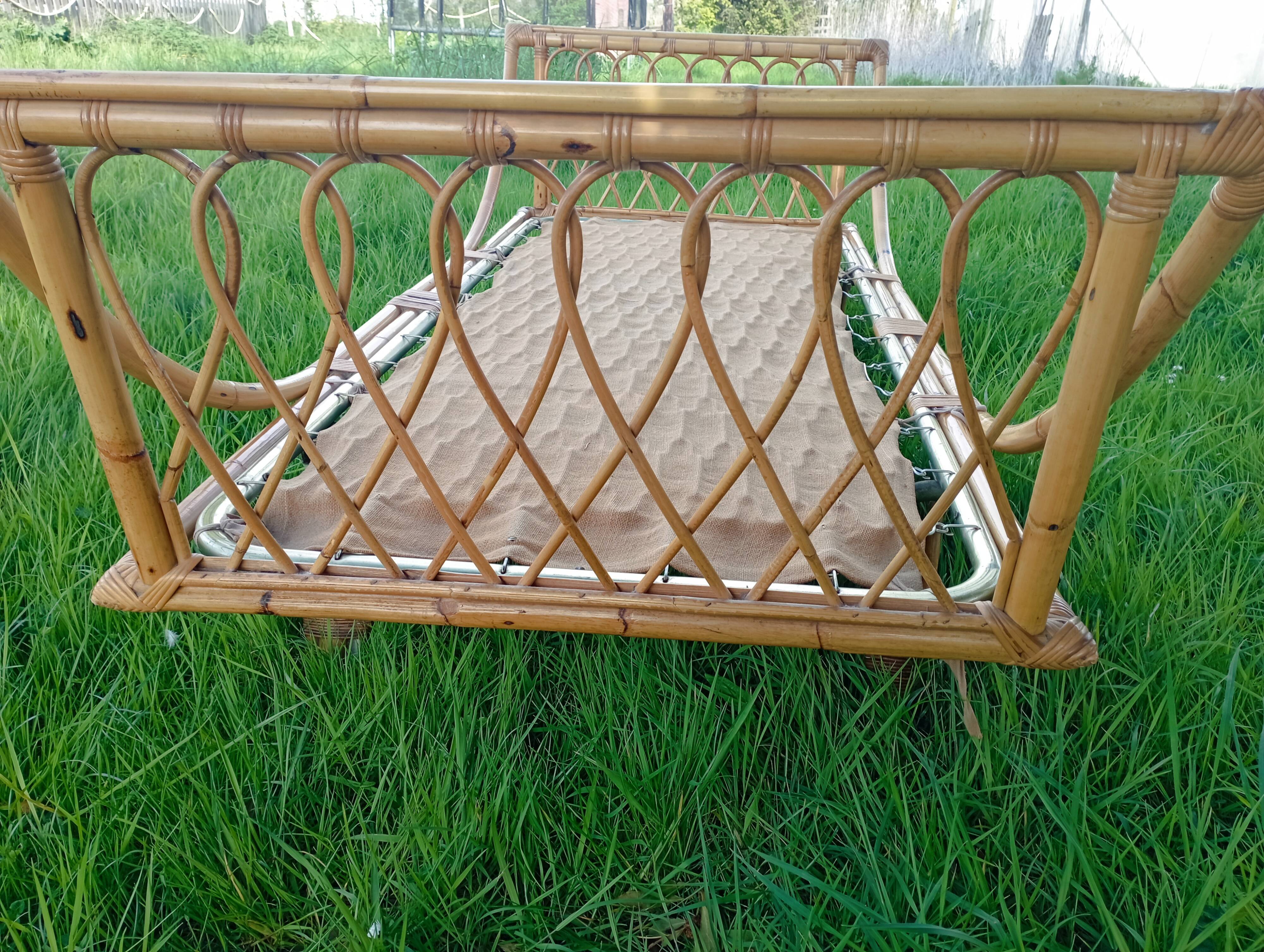 Rattan bed