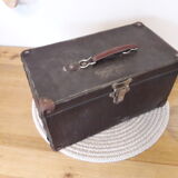 Valise en carton bouillie
