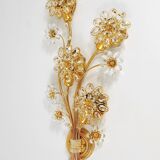 Large wall lamp in gilded brass, Palwa flowers by Ernst Palme, 1970s.