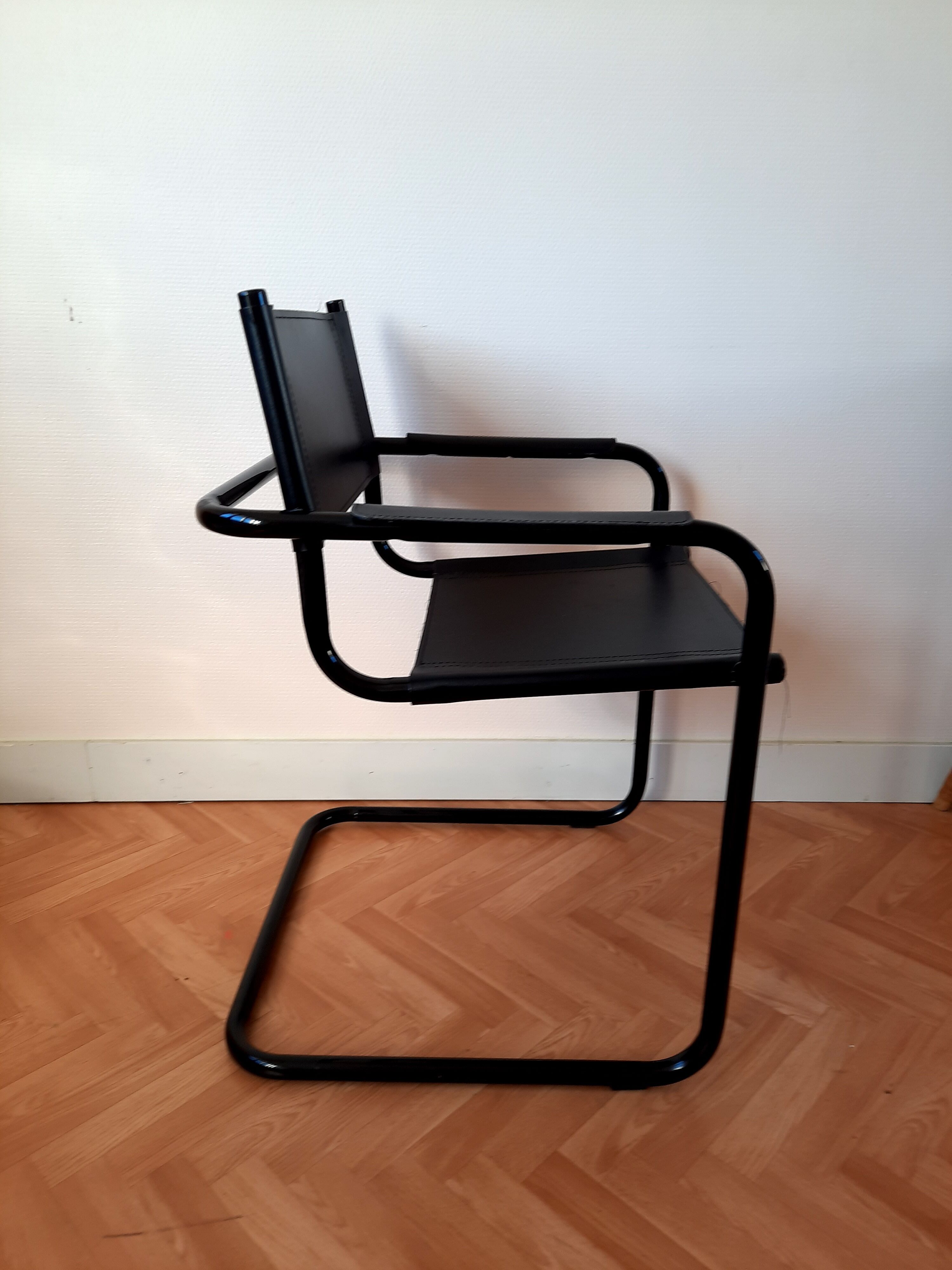 Cantilever chair 70s-80s made in italy
