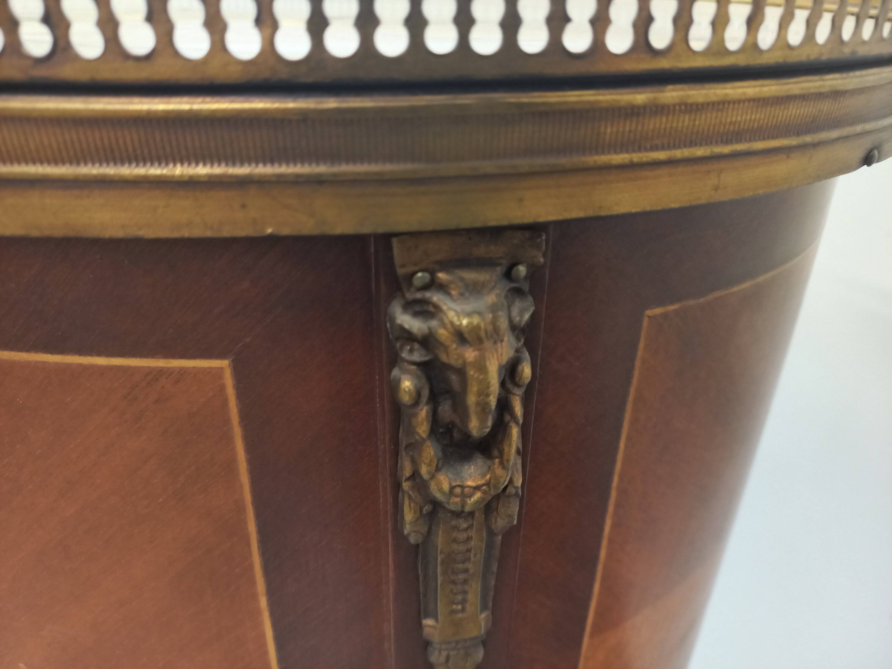 Small Louis XV style kidney chest of drawers