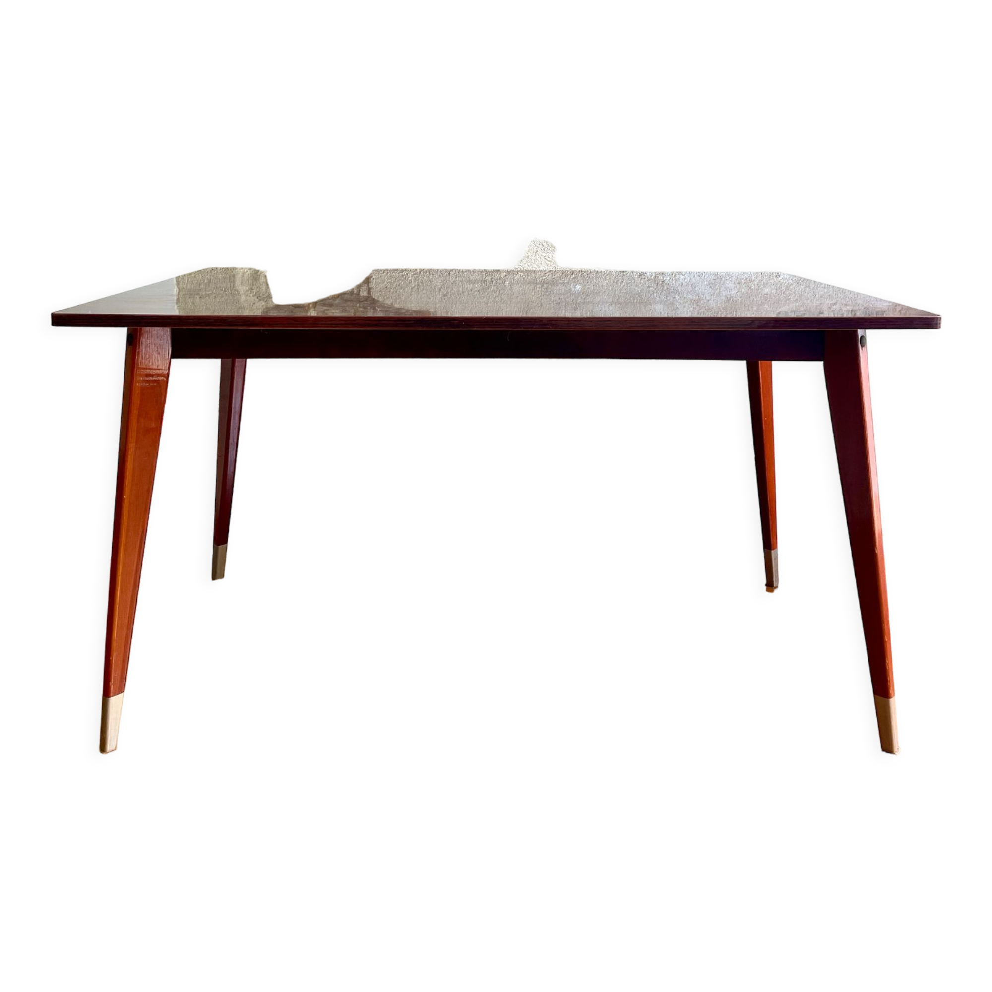 Extendable dining table compass feet