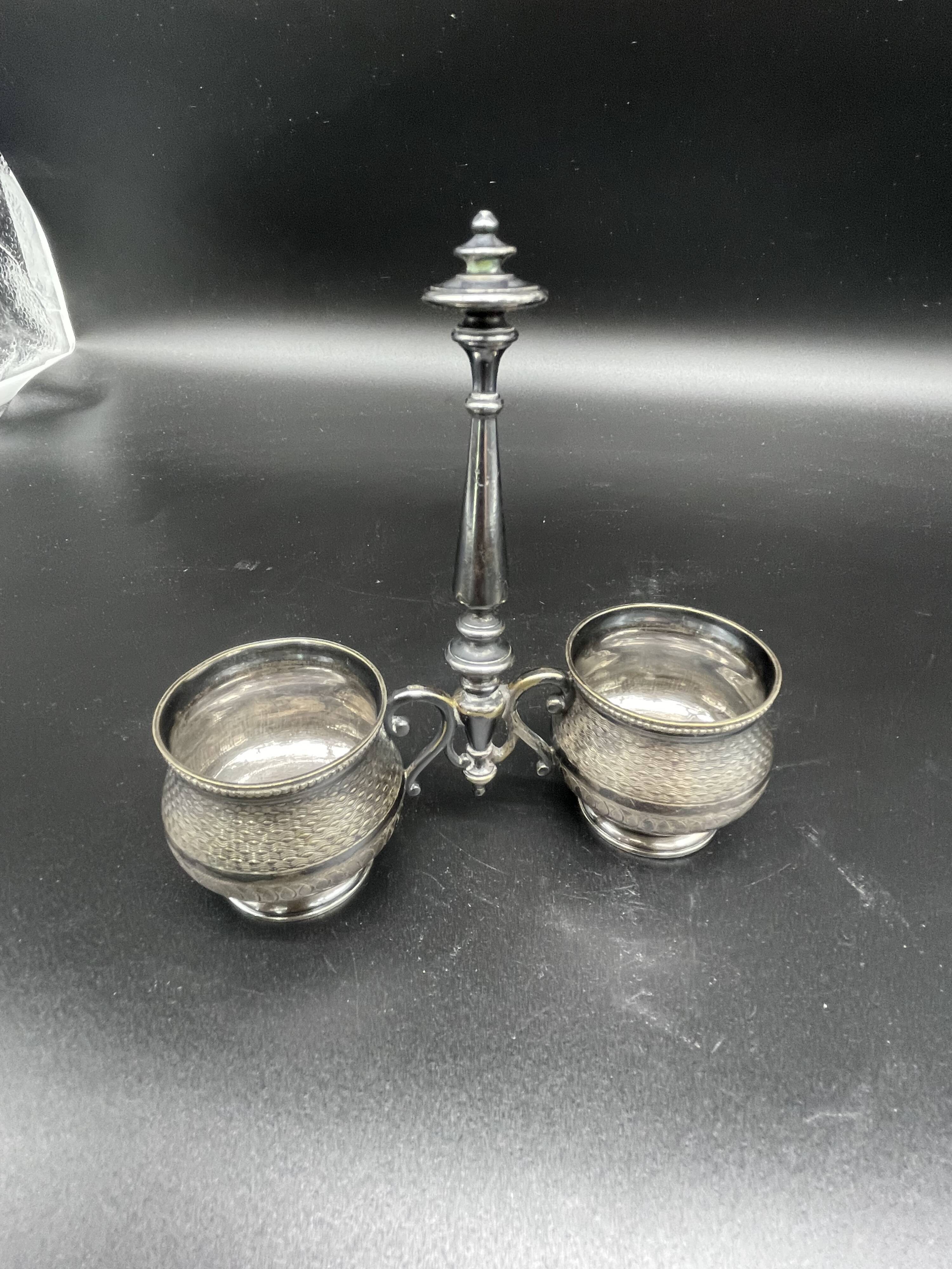 Double salt dish, silver metal, round base, socket, engraved decor, table decoration, chic, hallmark