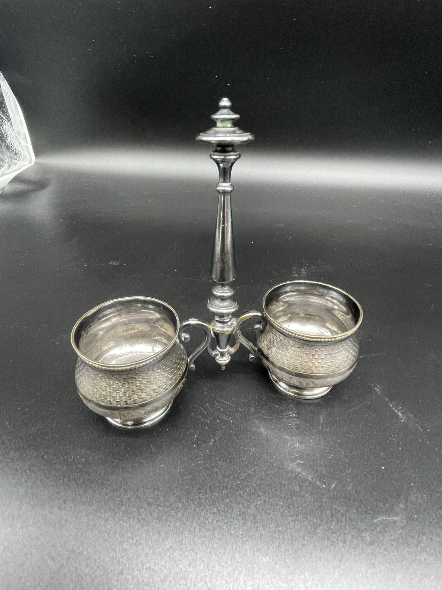 Double salt dish, silver metal, round base, socket, engraved decor, table decoration, chic, hallmark