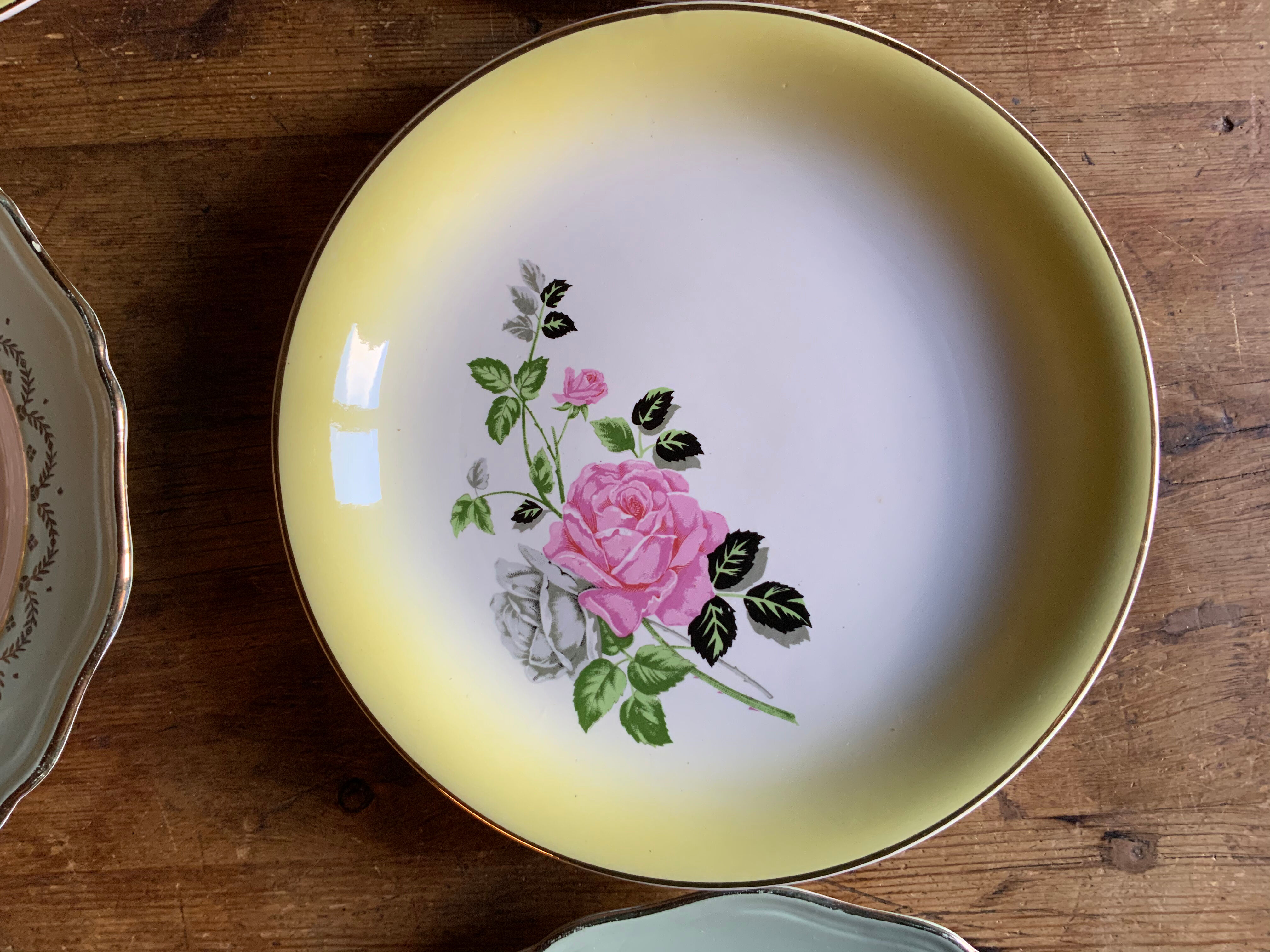 6 vintage flat plates