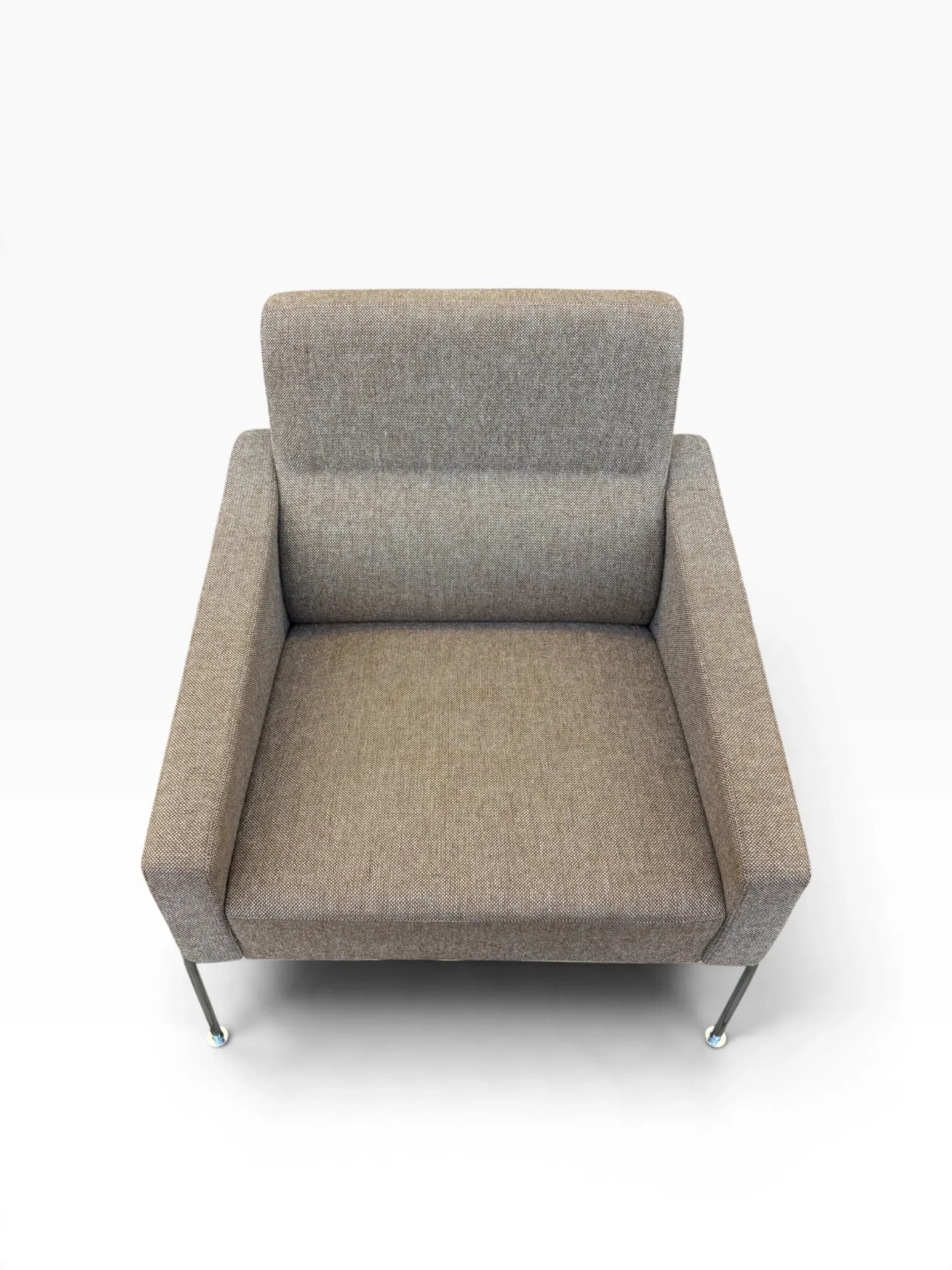 Lounge chair Mod. 3300 by Arne Jacobsen for Fritz Hansen