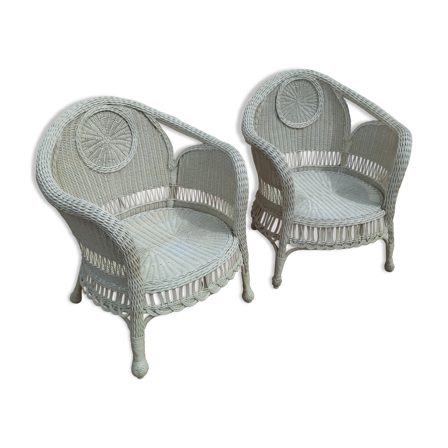 Paire de fauteuils blancs en rotin