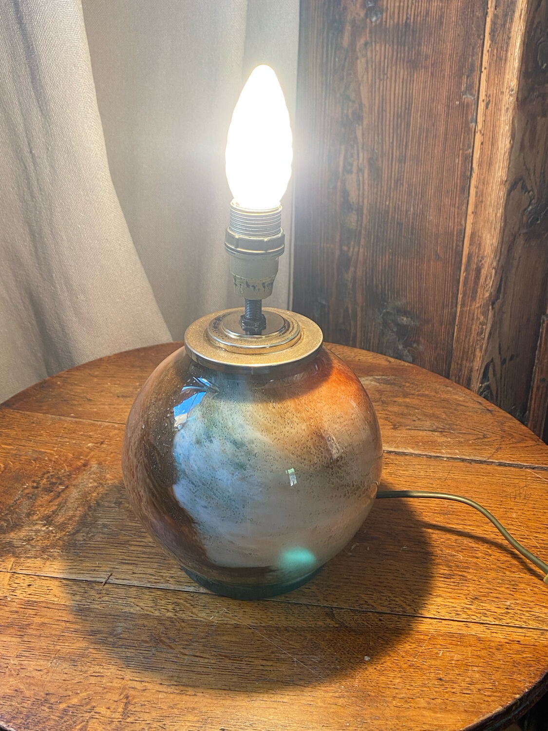 Spherical glass lamp