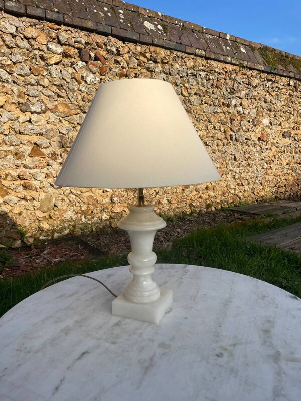 Pied de lampe en albâtre vintage 1970