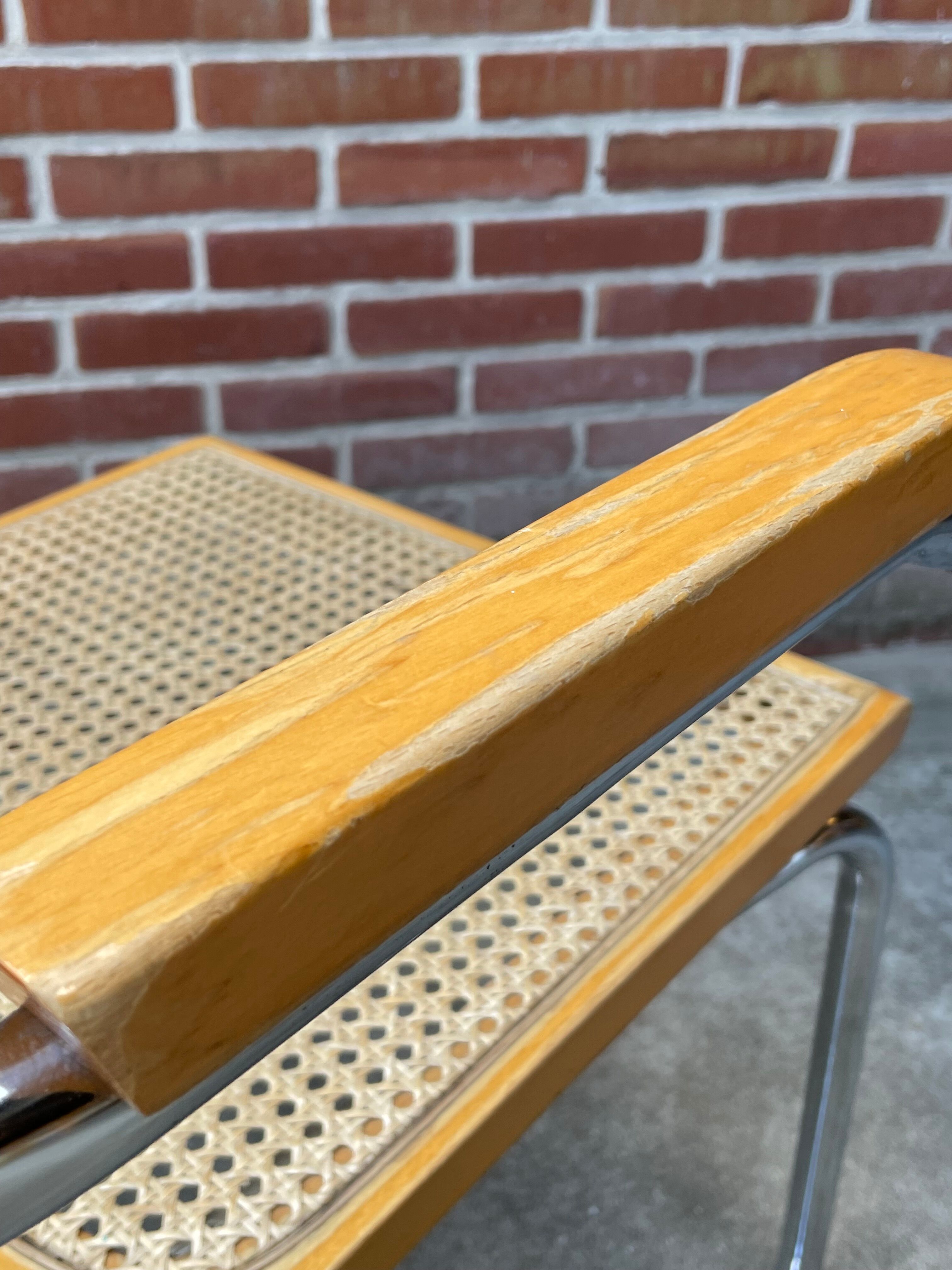 Cesca chair B64 with armrests by Marcel Breuer Design