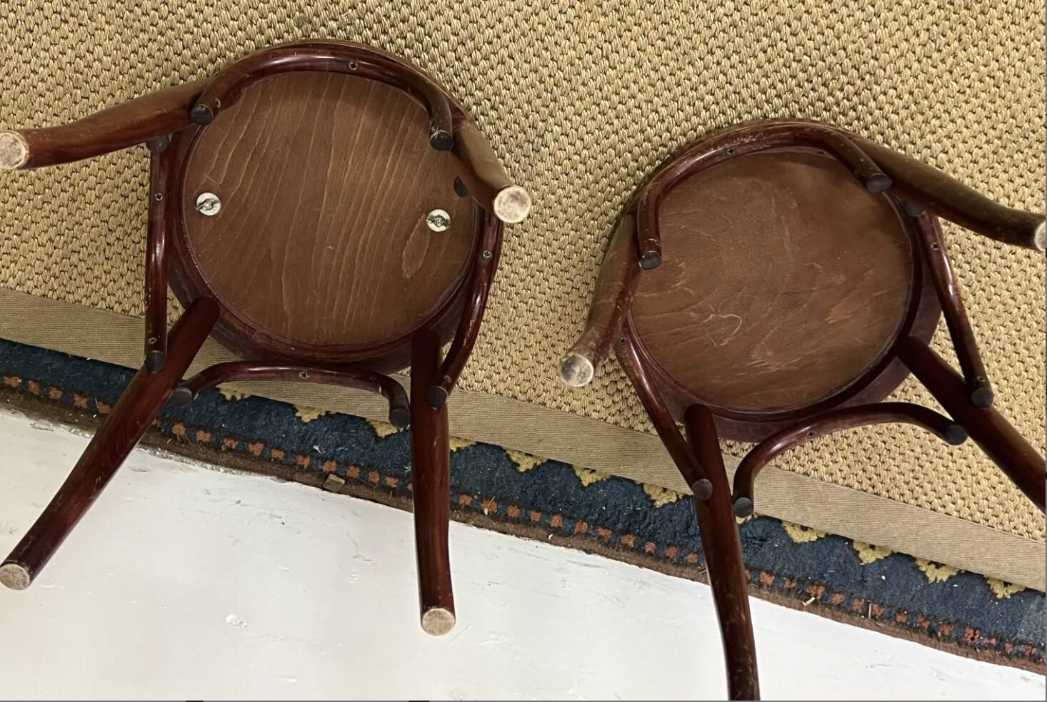 Paire de tabourets bas en bois courbé style "Thonet" vintage