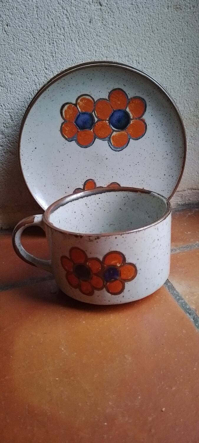 Vintage stoneware mugs