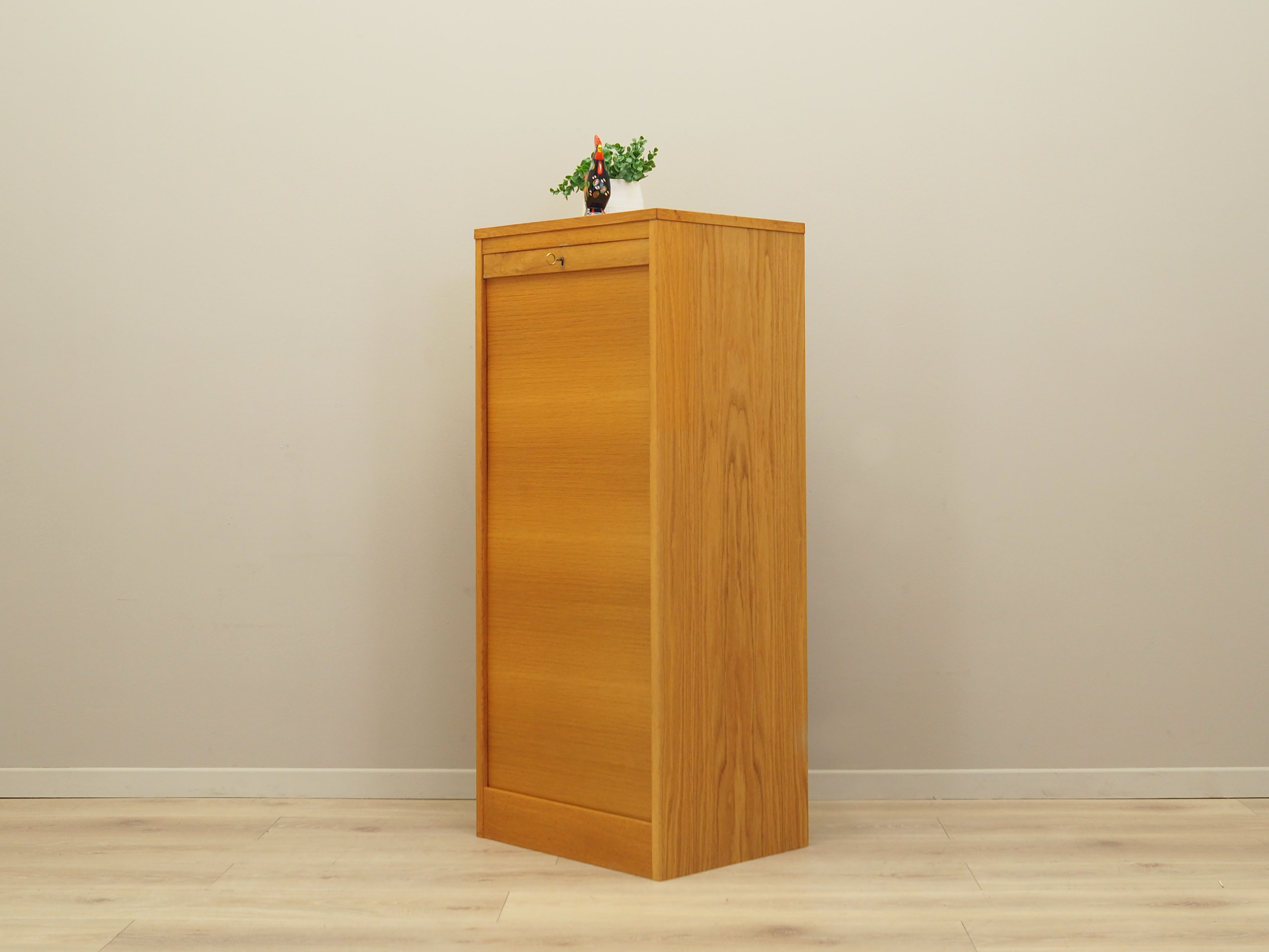 Classeur en frêne, design danois, années 1960, production: Danemark