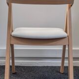 Professional chairs in beech and coated white textile