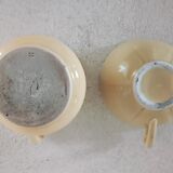 Tasse et pot à lait en faïence