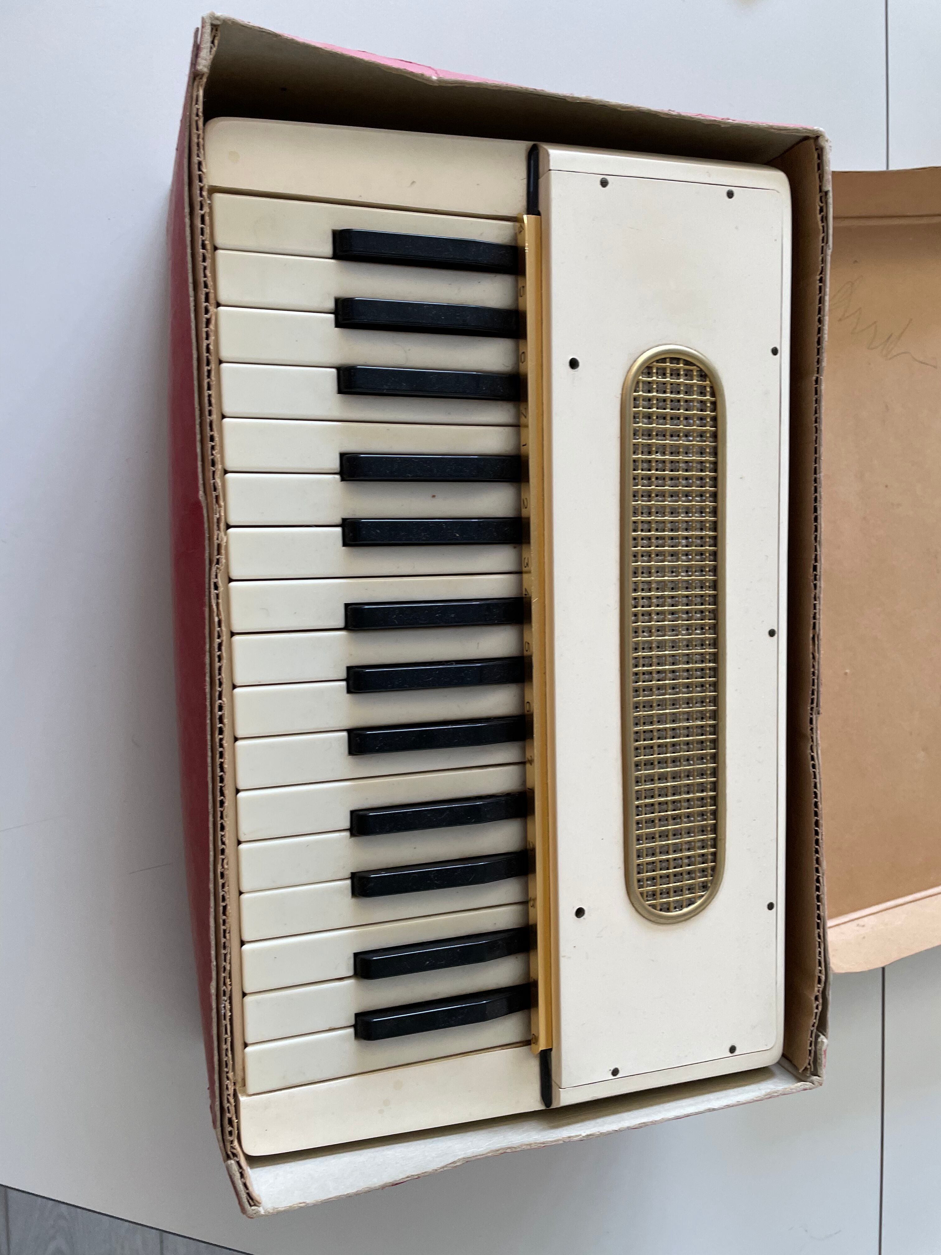 Hohner Organetta 3 electric organ