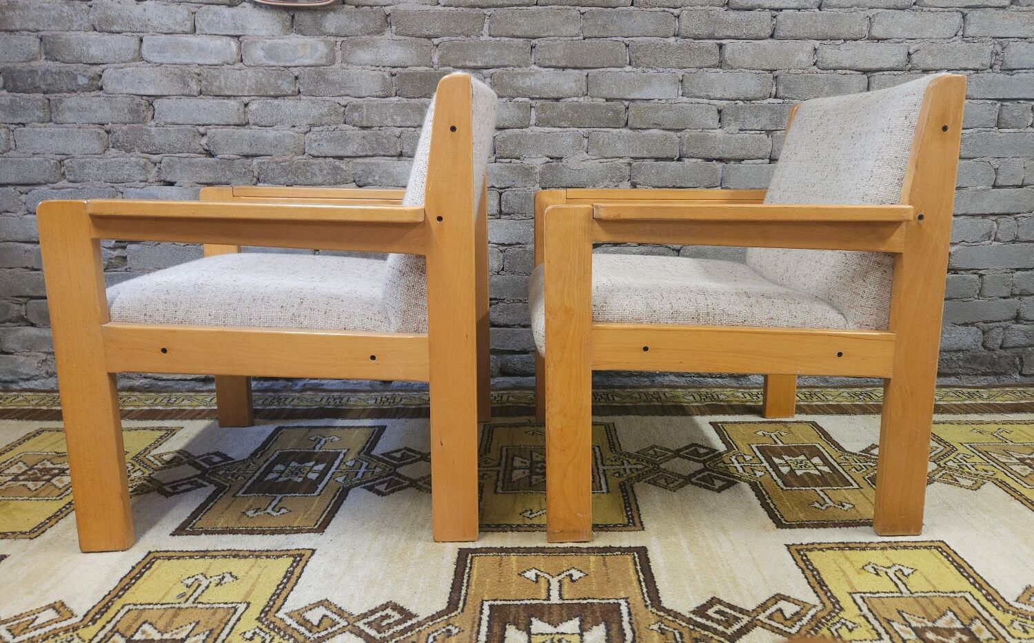 Paire de fauteuils laine bouclette 1970