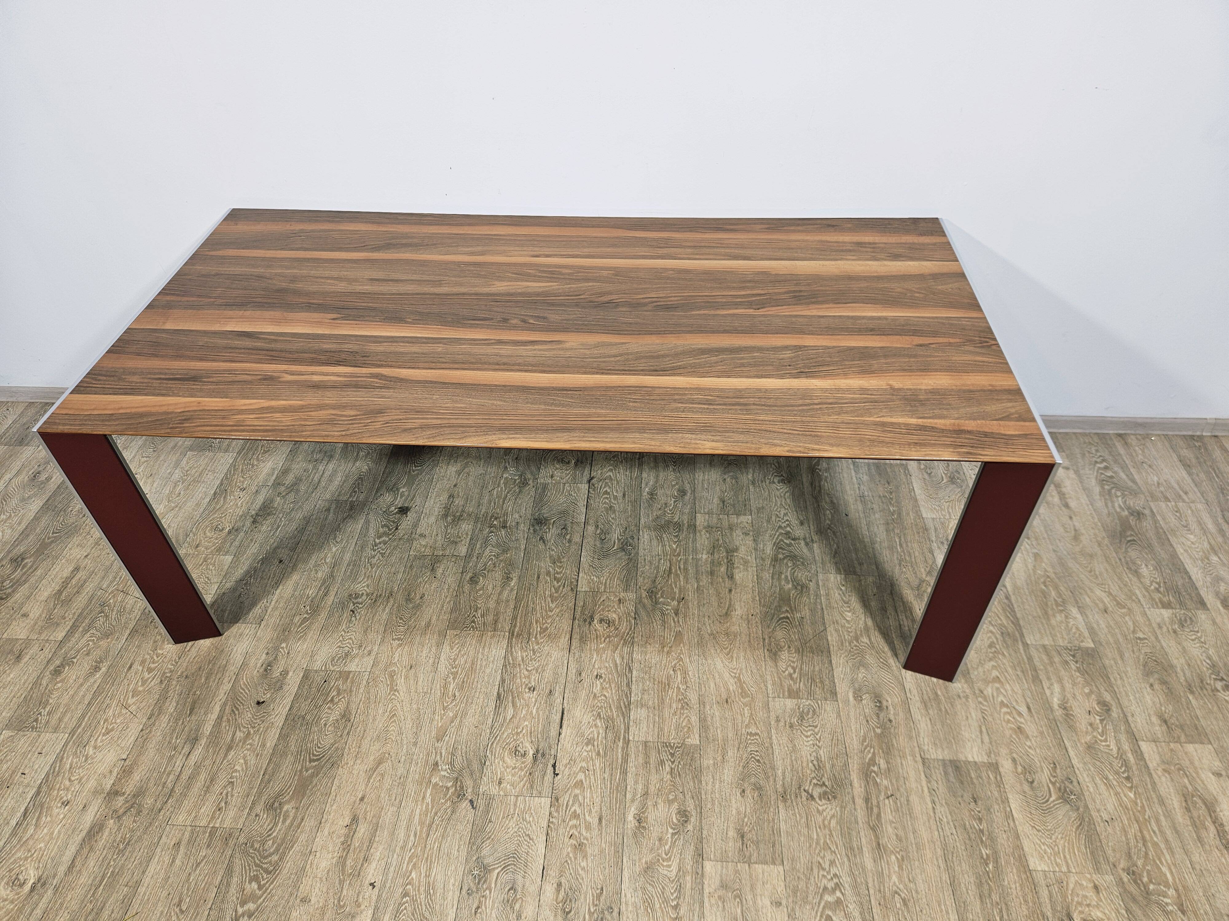 Designer dining table by Rolf Benz - luxury and modern form