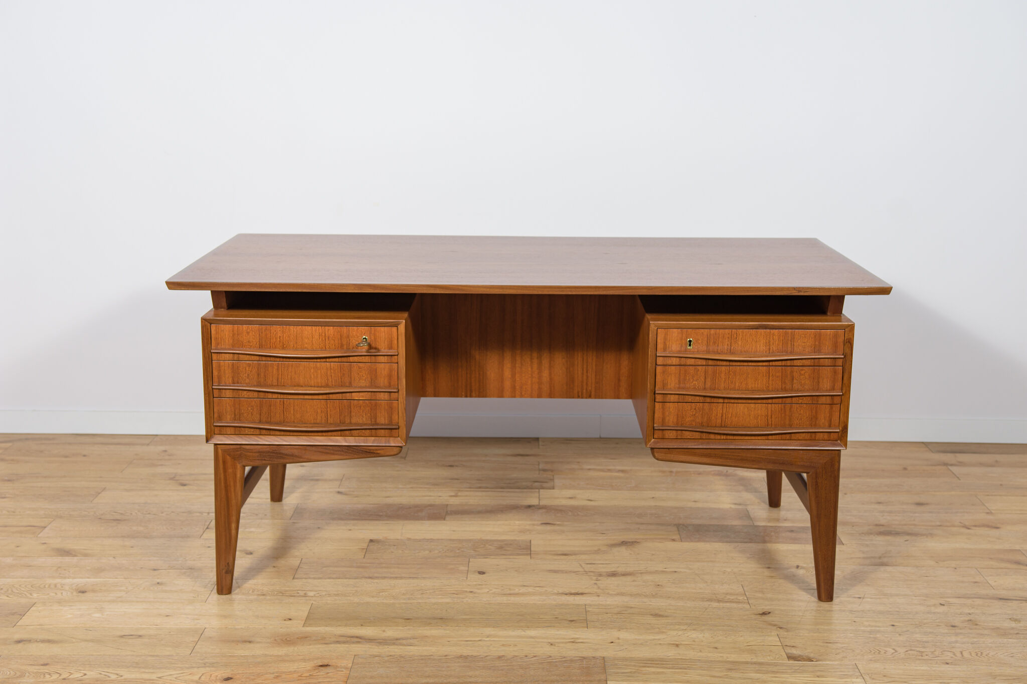Mid-Century Freestanding Teak Desk, 1960s