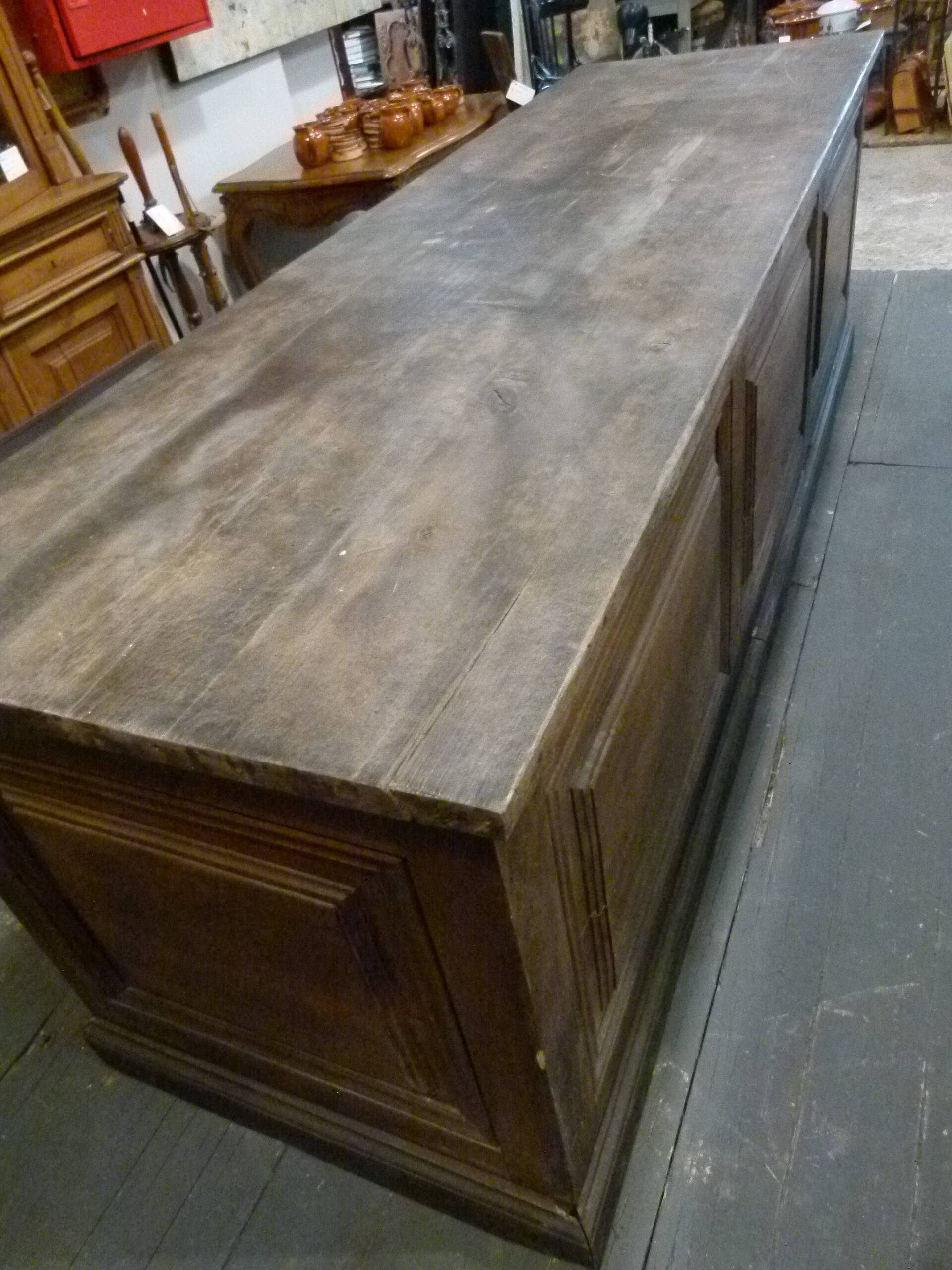 Shop counter 20th