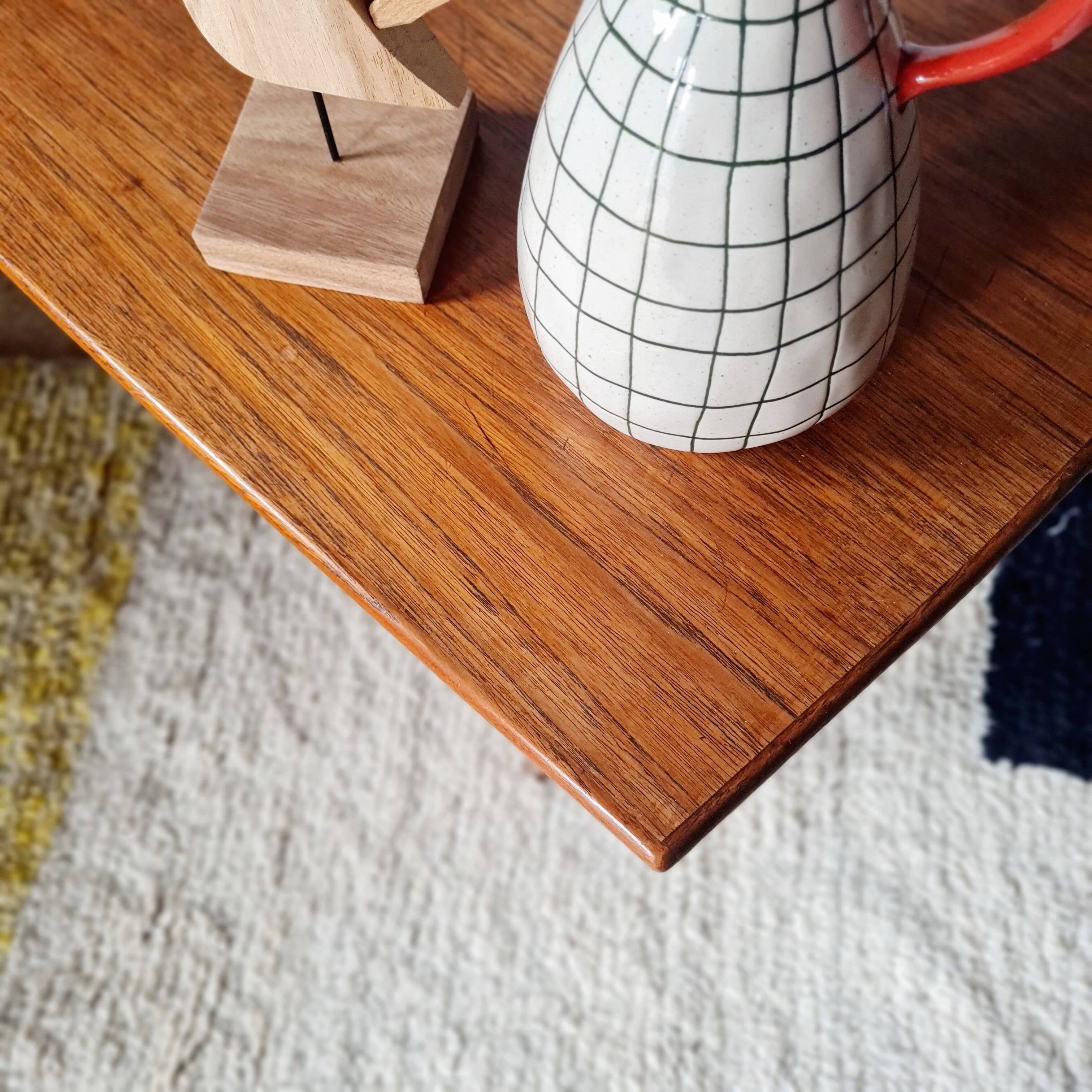 Table basse vintage en teck – Design Danois Mid-Century