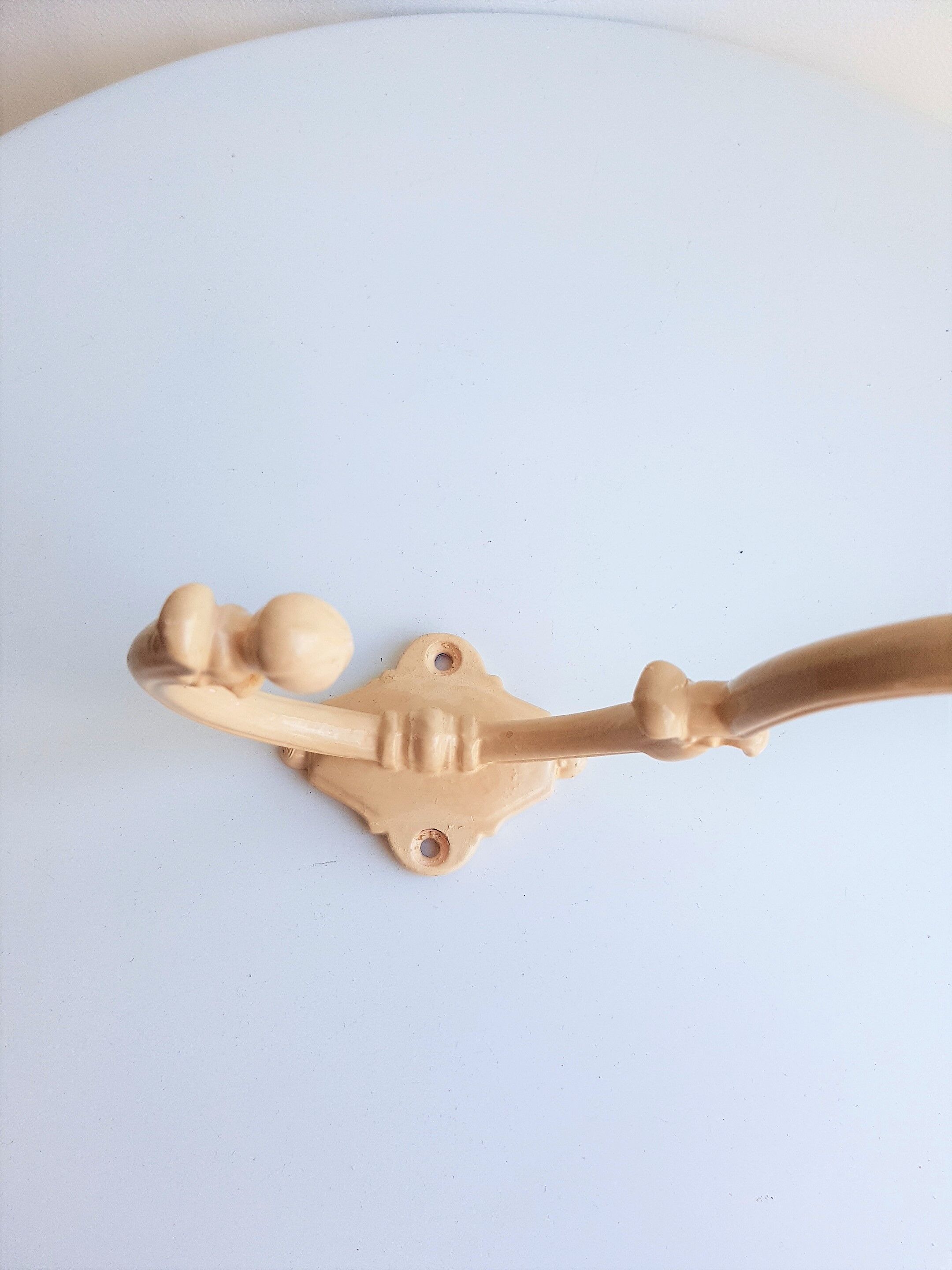 Peg nude color metal