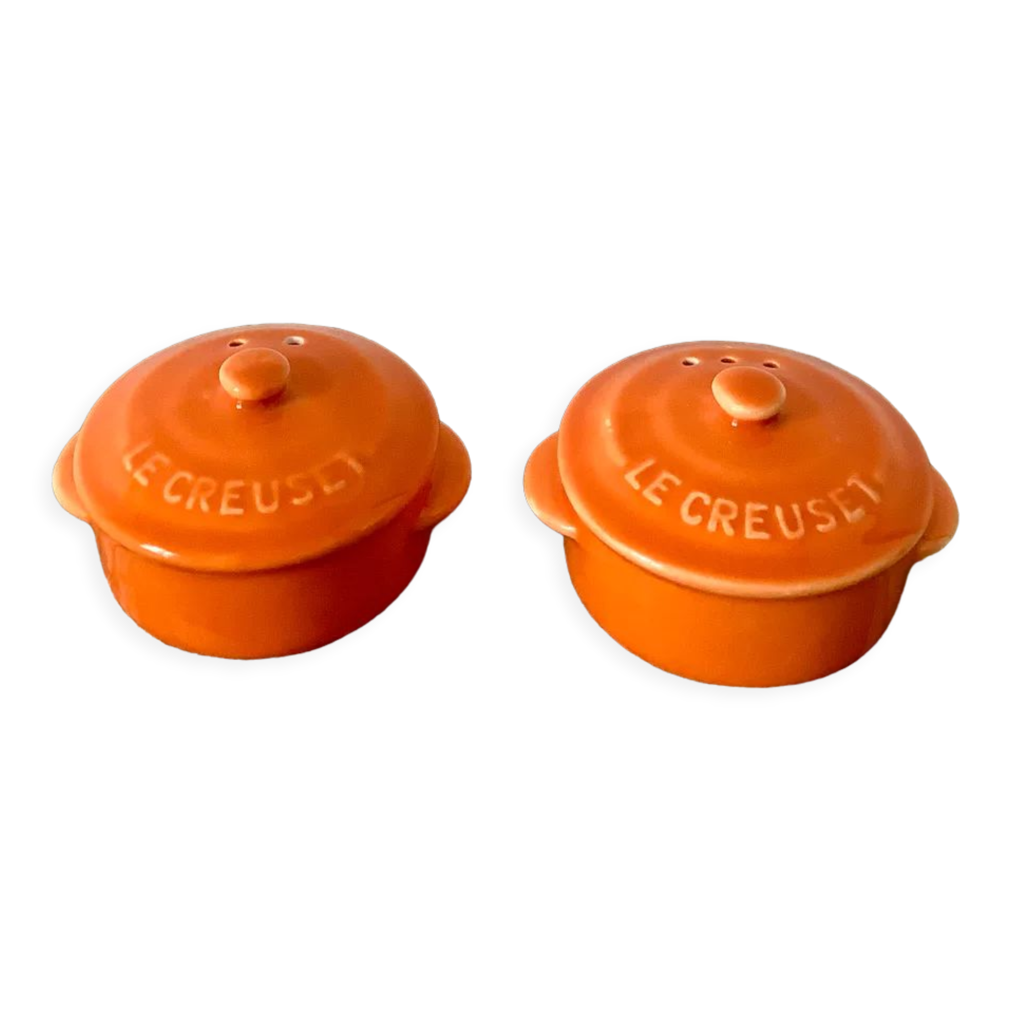 Le Creuset salt and pepper shaker