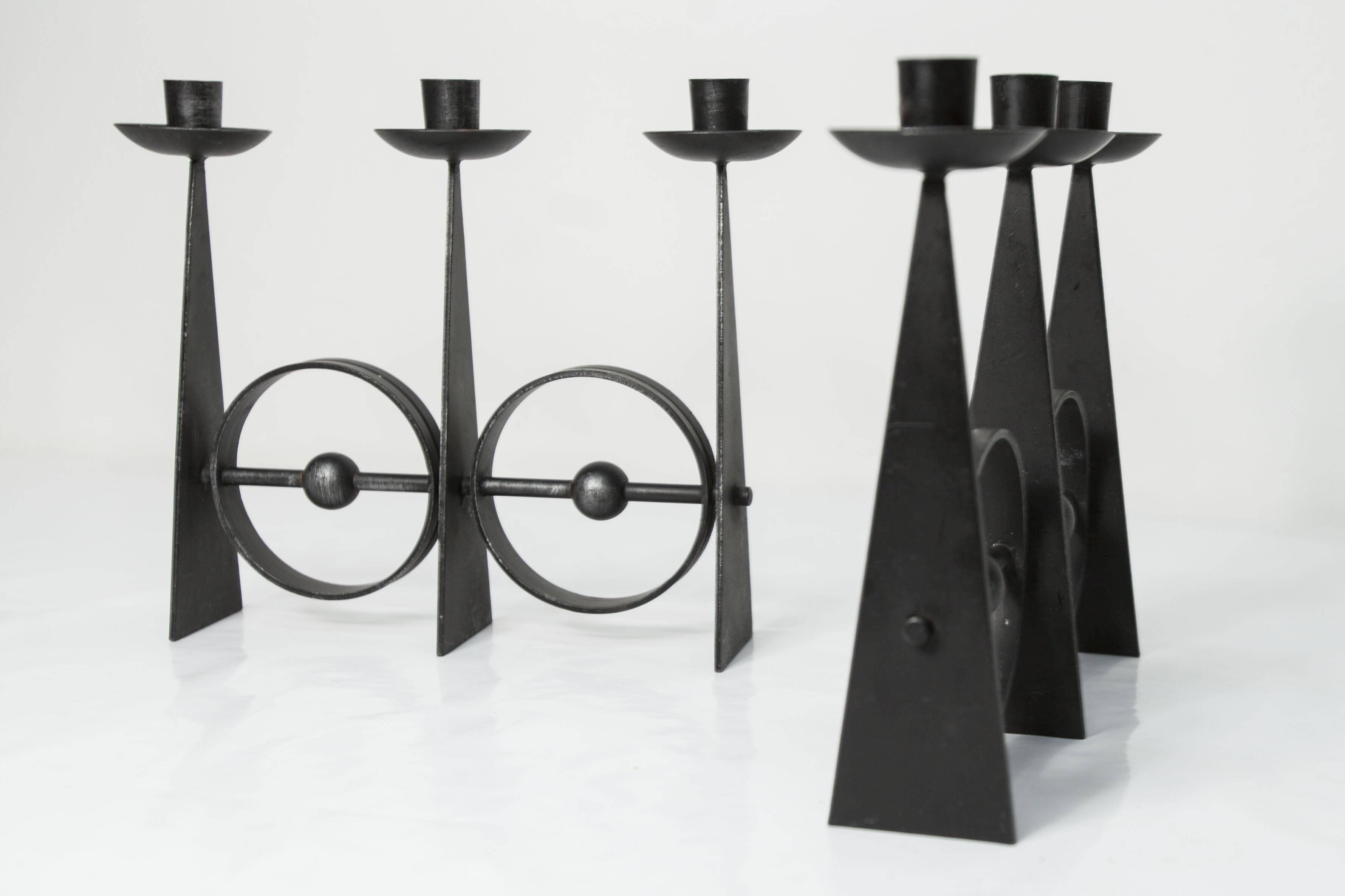 Paire de chandeliers scandinaves en fer forgé brutaliste à 3 lumières 1960