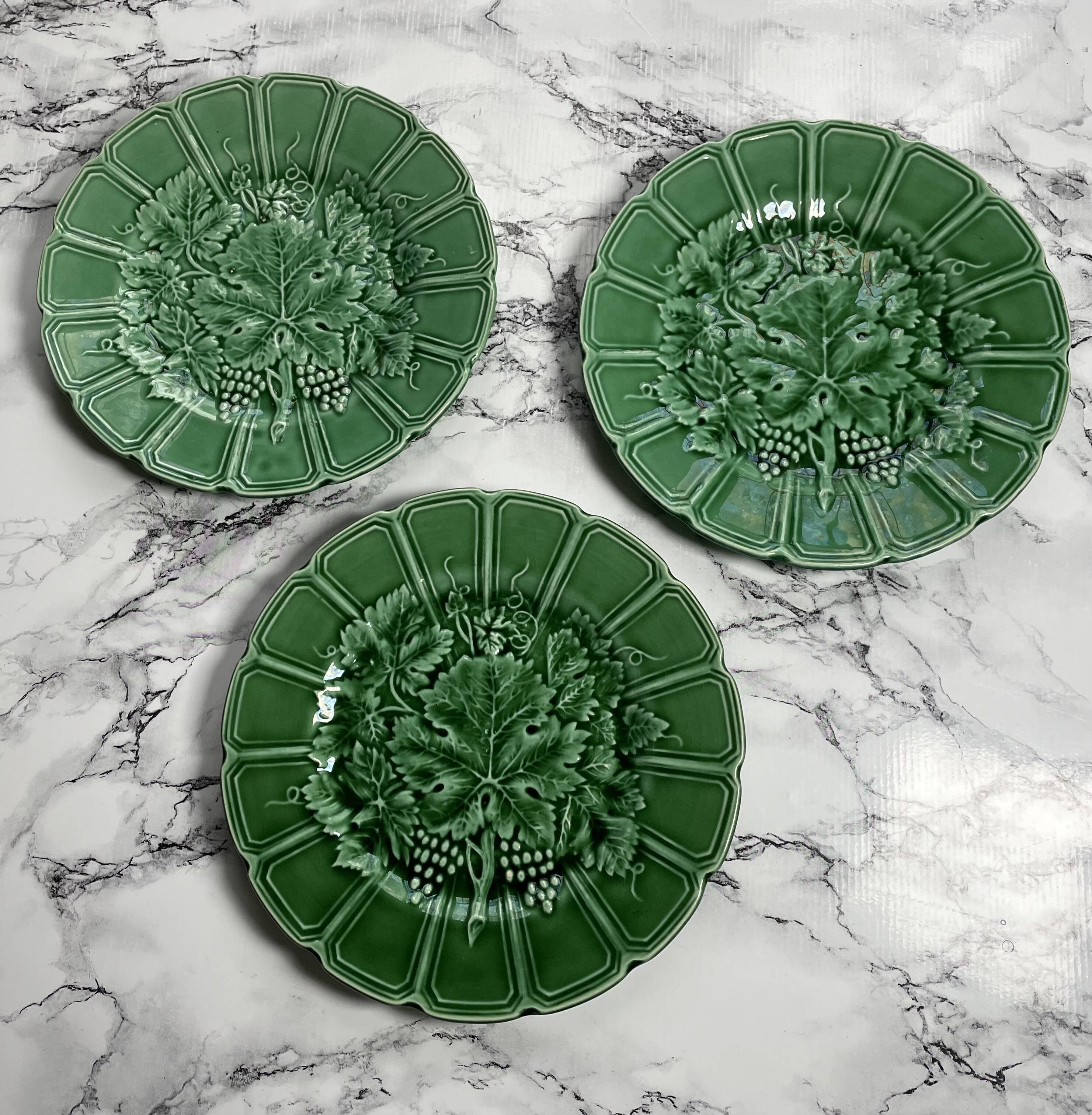 Sarreguemines grape barbotine dessert plates