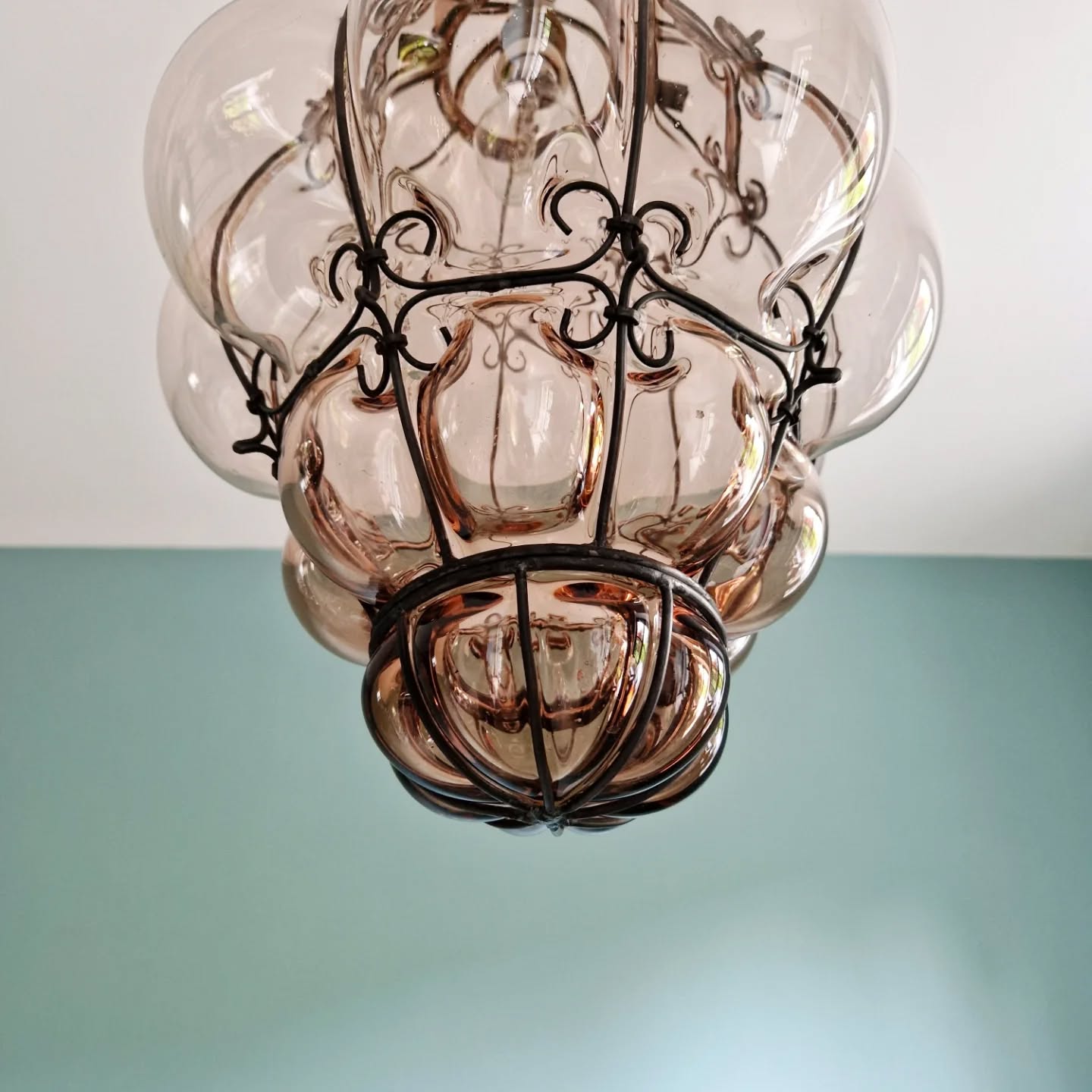 Large Venetian suspension in smoked blown Murano glass, mid-20th century.
