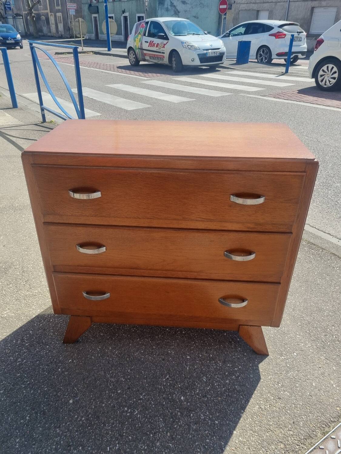 Commode vintage pied compas