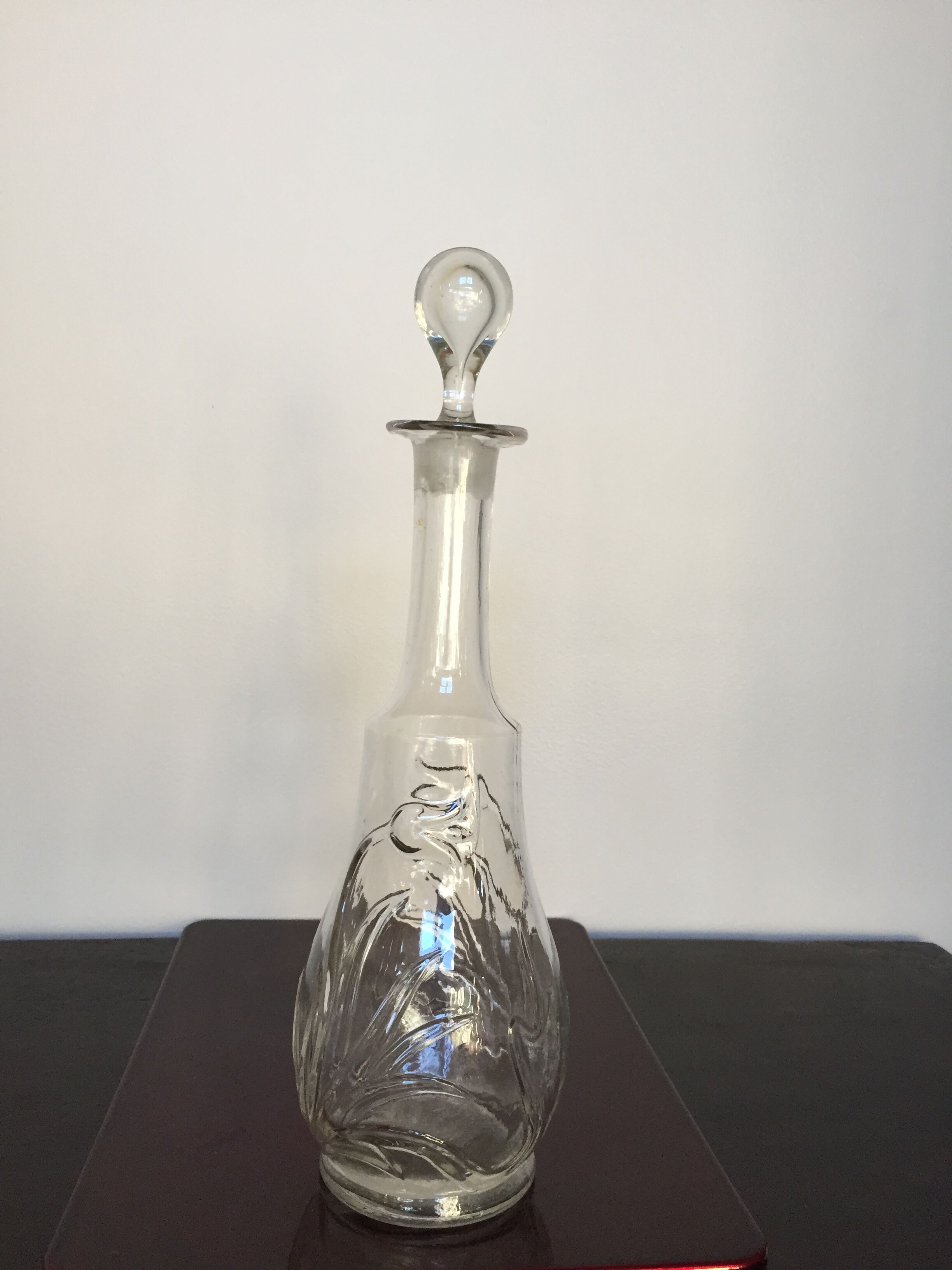 Art Deco stylized flowers carafe with its cap