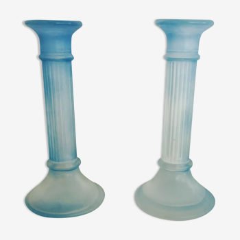 Paire de chandeliers bleue translucide